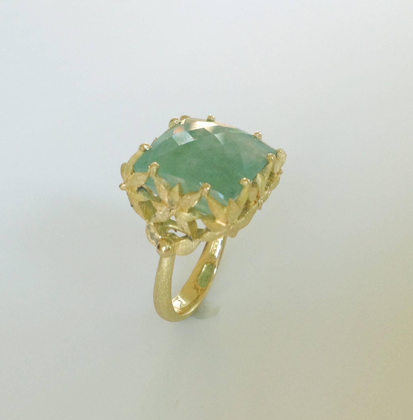 Contemporary Dalben Aquamarine Gold Ring