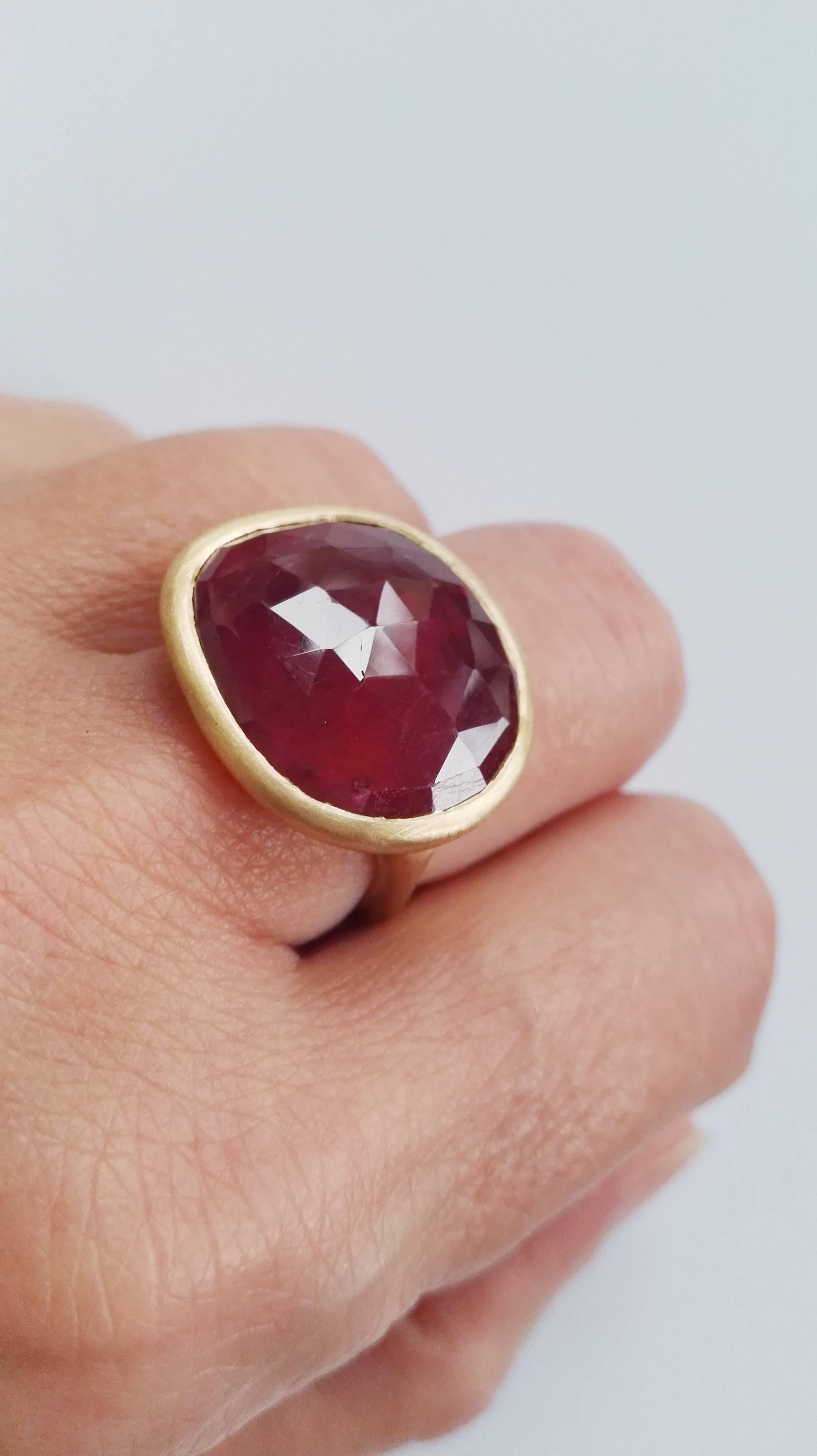 Dalben Red Faceted Sapphire Yellow Satin Gold Ring 1