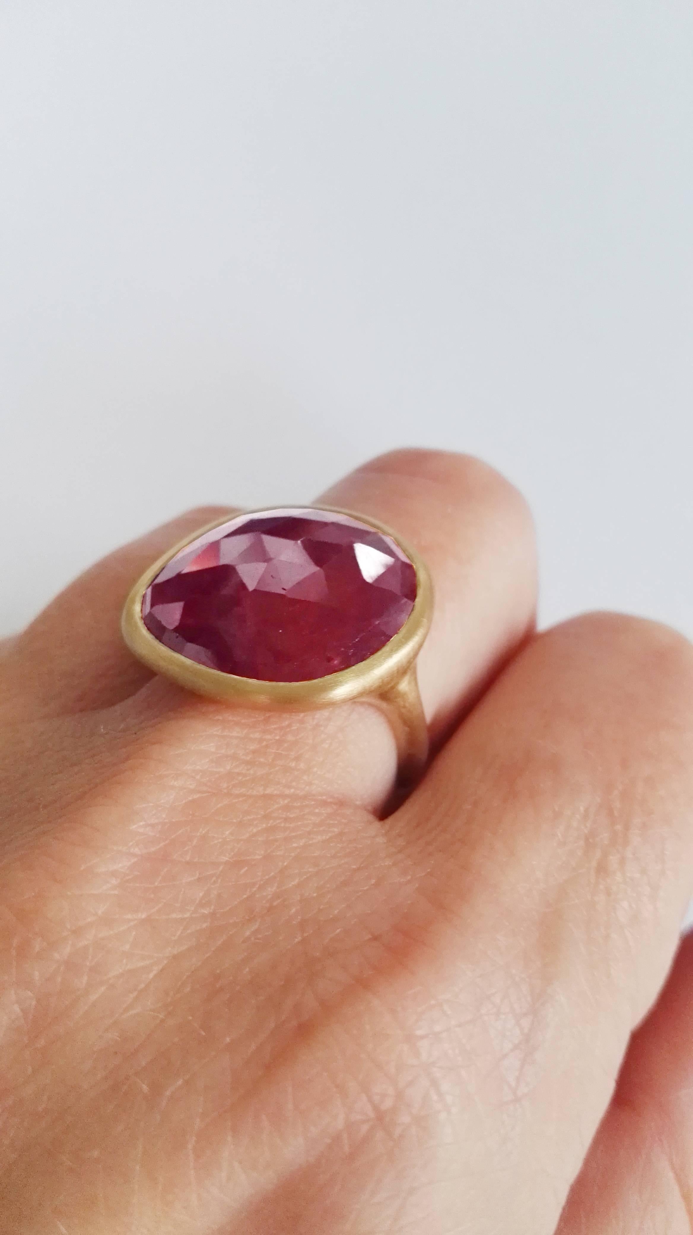 Dalben Red Faceted Sapphire Yellow Satin Gold Ring 2