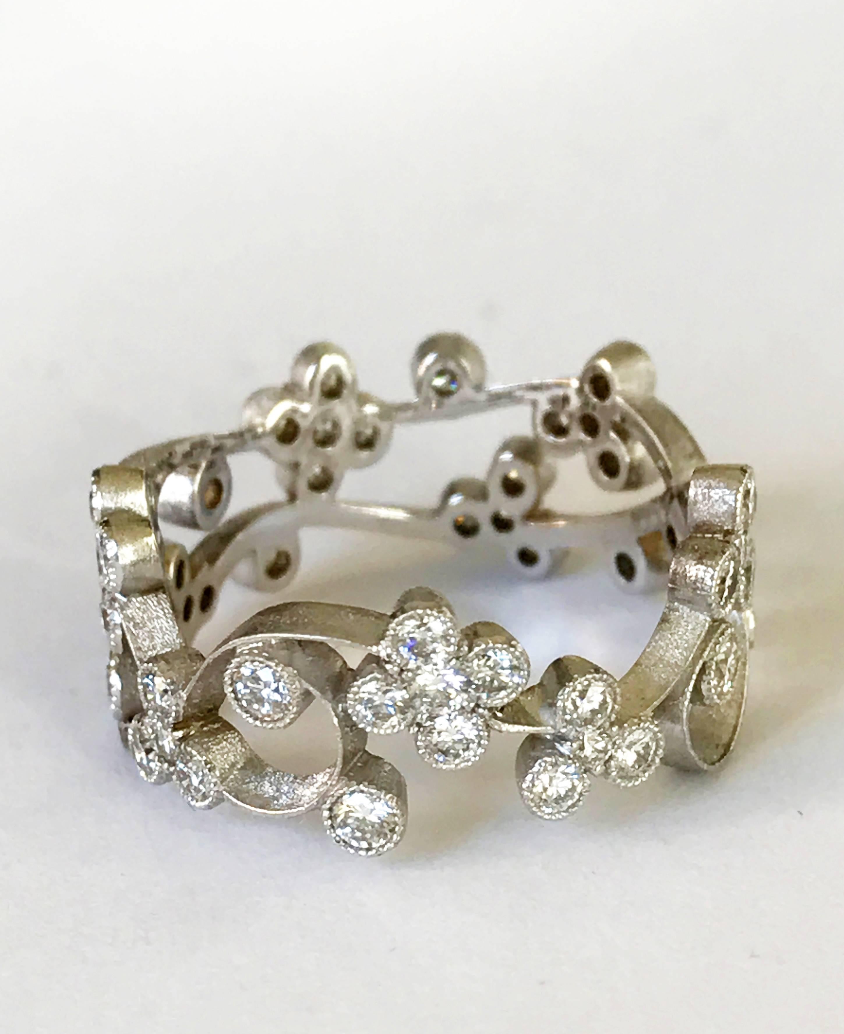 Women's Dalben Floral Diamond Gold Band Ring