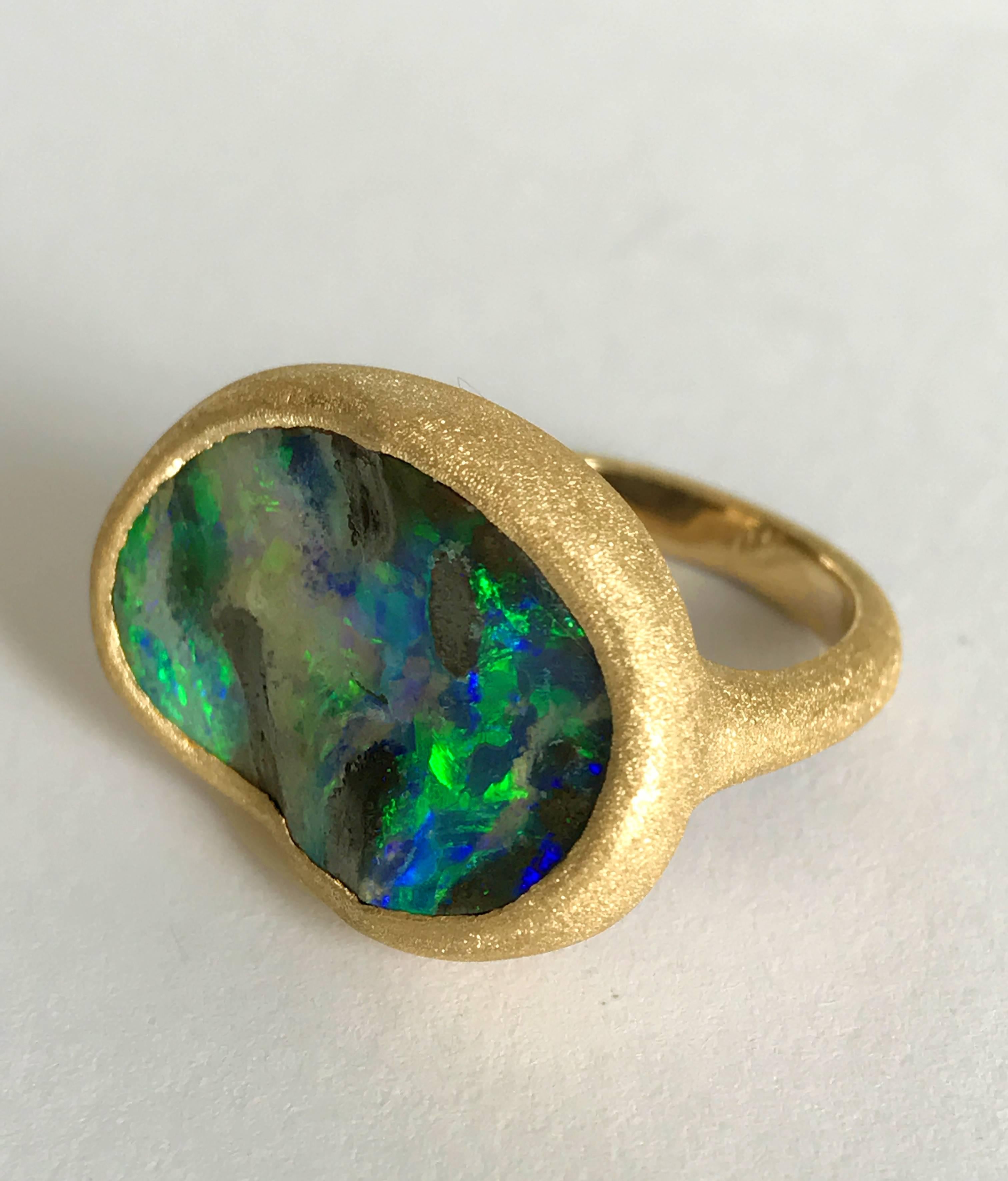 Dalben Deep Boulder Opal Engraved Gold Ring In New Condition In Como, IT