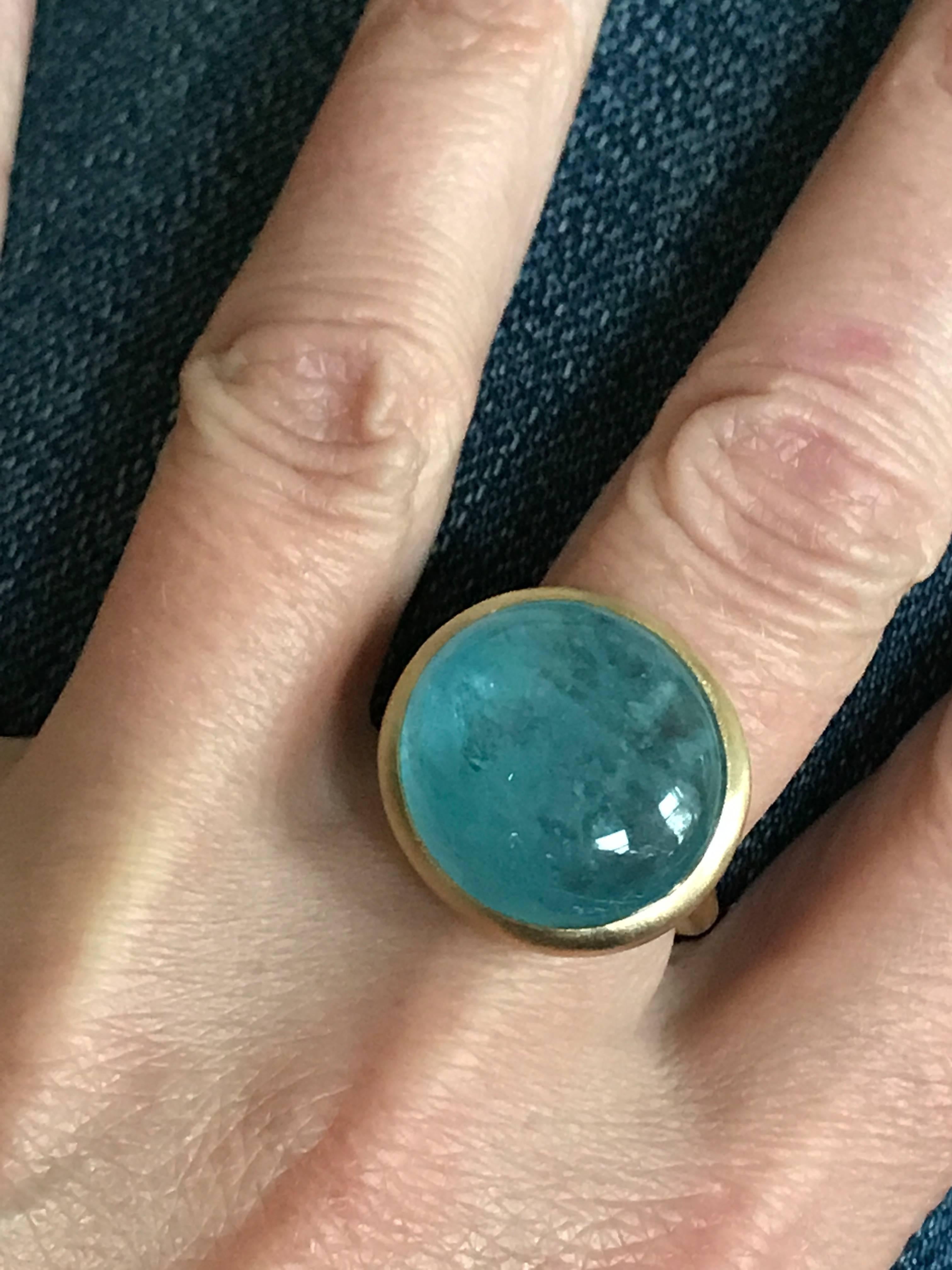 Dalben Round Cabochon Aquamarine Yellow Gold Ring 4