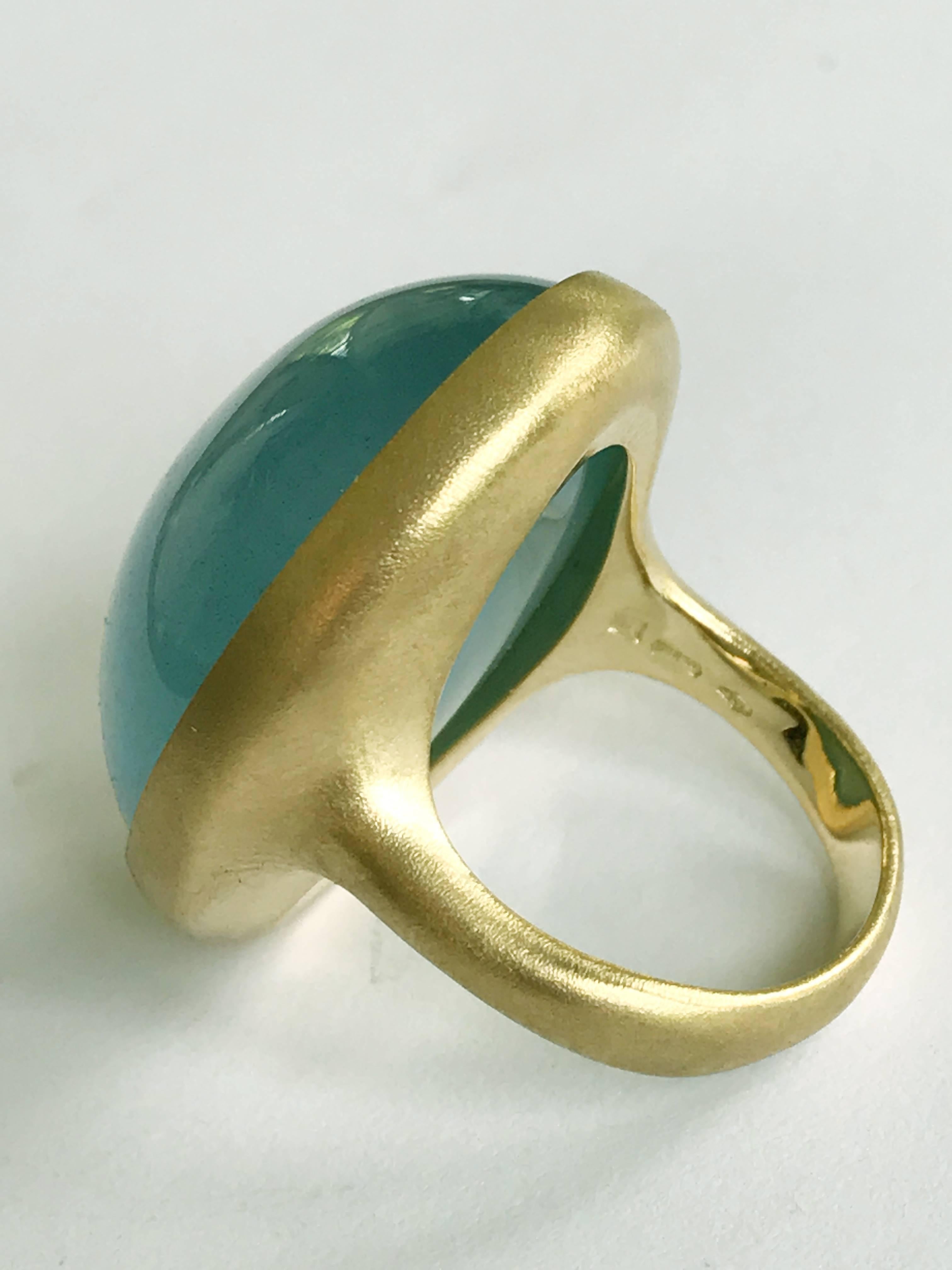 18k yellow gold aquamarine cabochon ring