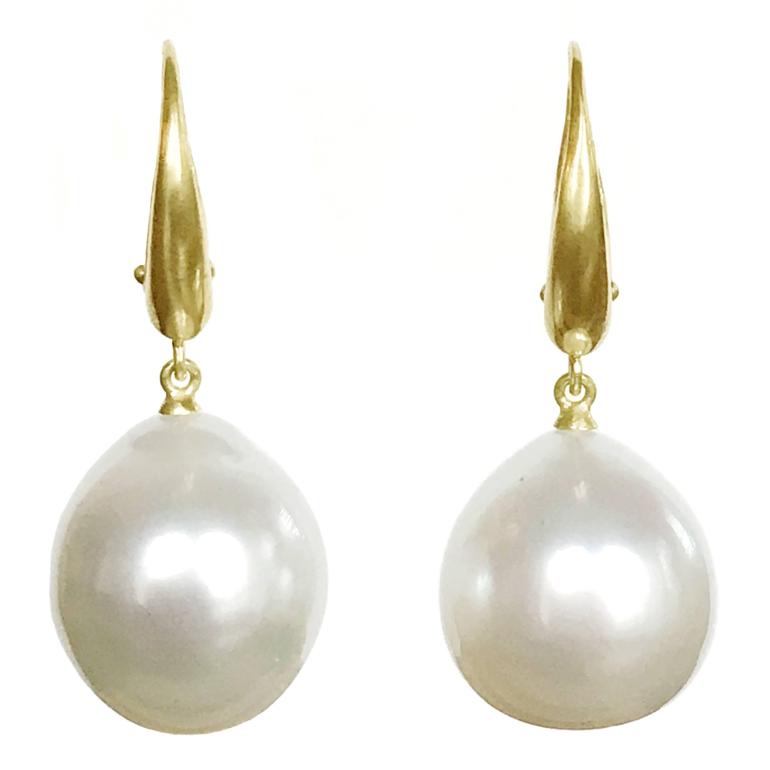 Dalben Design South Sea Pearl Yellow Gold Dangle Earring