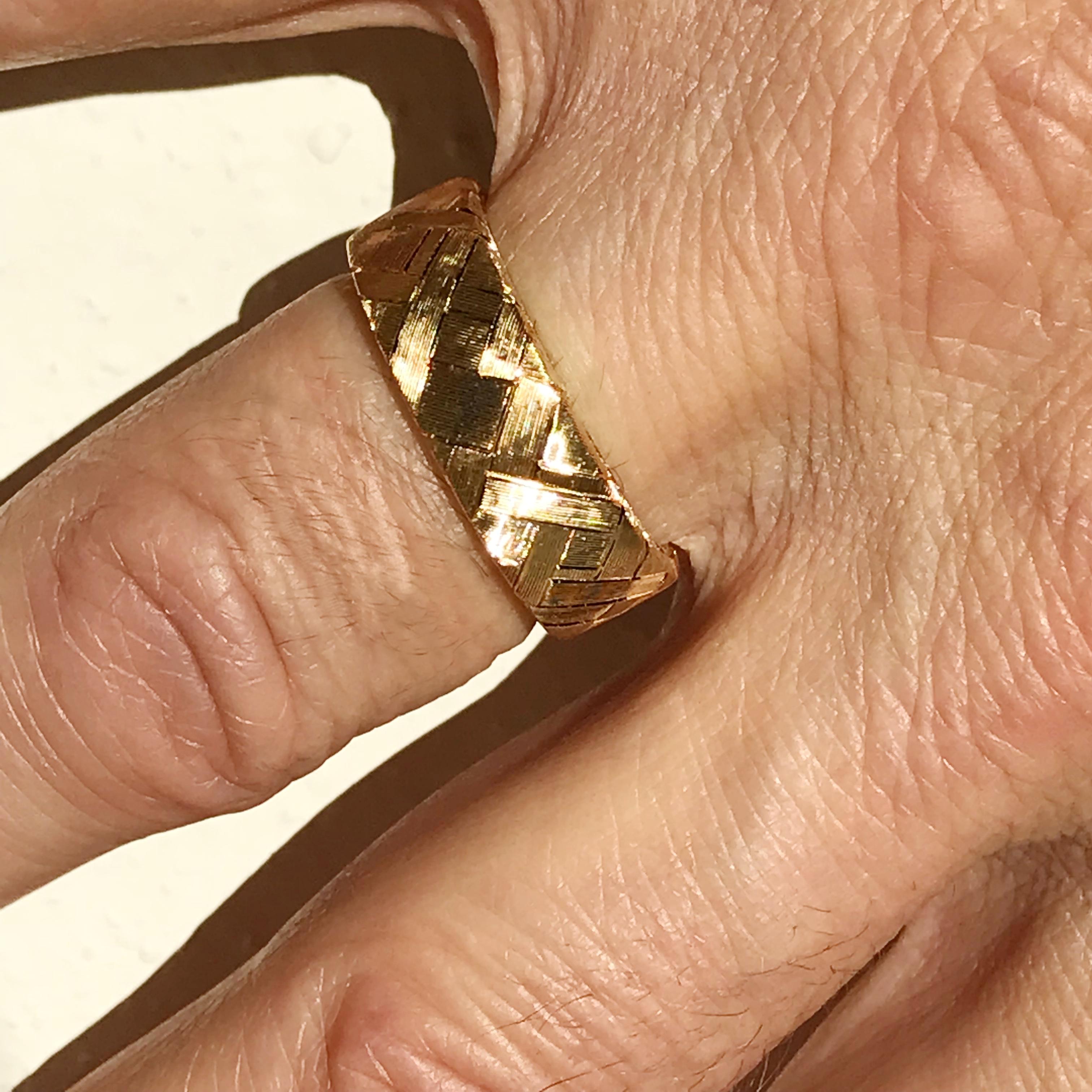 Men's Dalben Hand Engraved Man Gold Band Ring For Sale