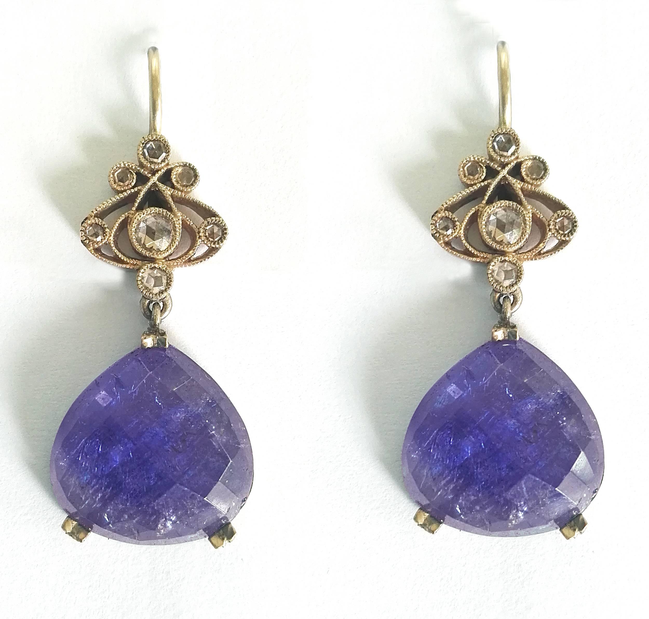 Contemporary Dalben Tanzanite Diamond Gold Earrings