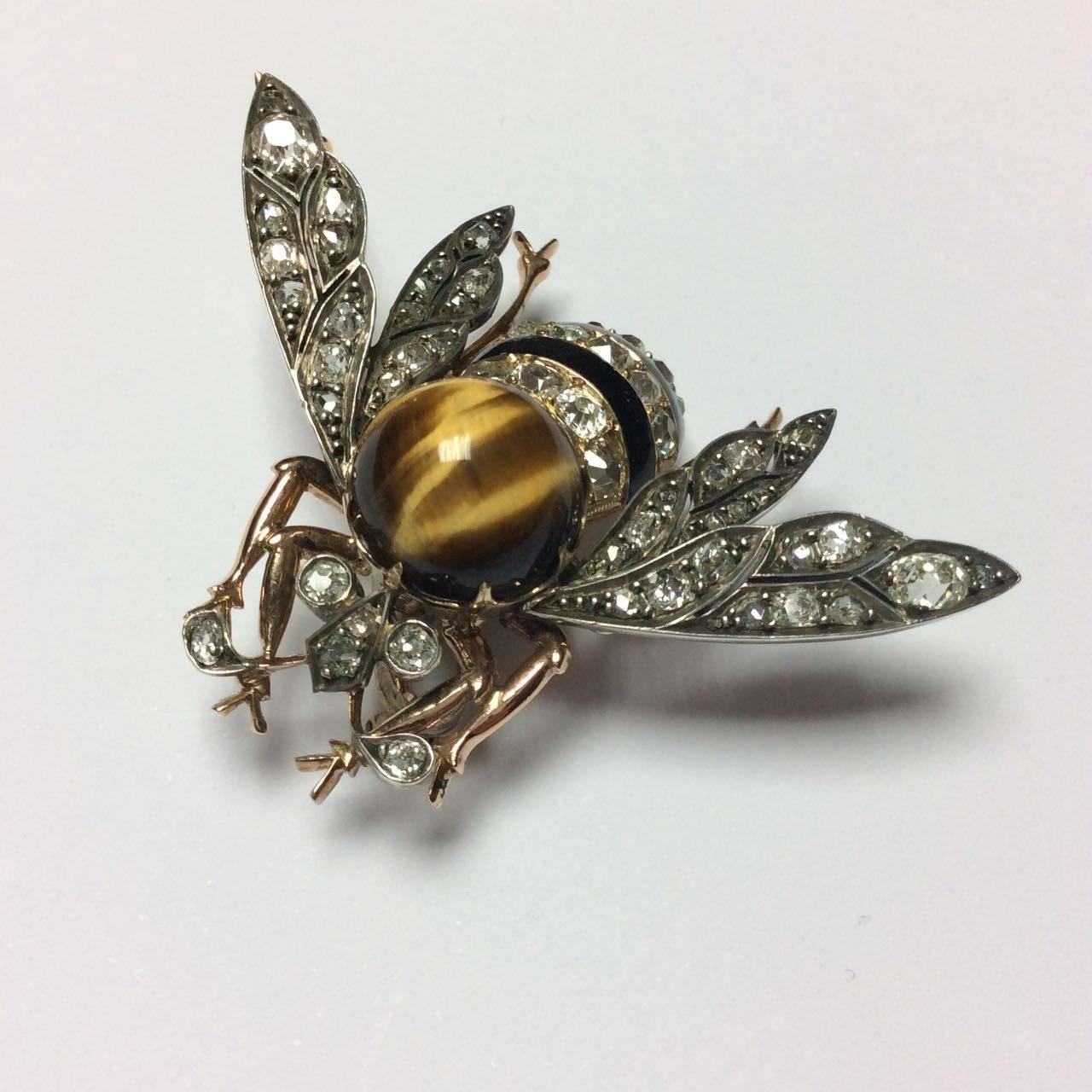 1870s Enamel Quartz Tiger's Eye Diamond Silver Gold Bee Brooch In Excellent Condition In Saint-Ouen, FR