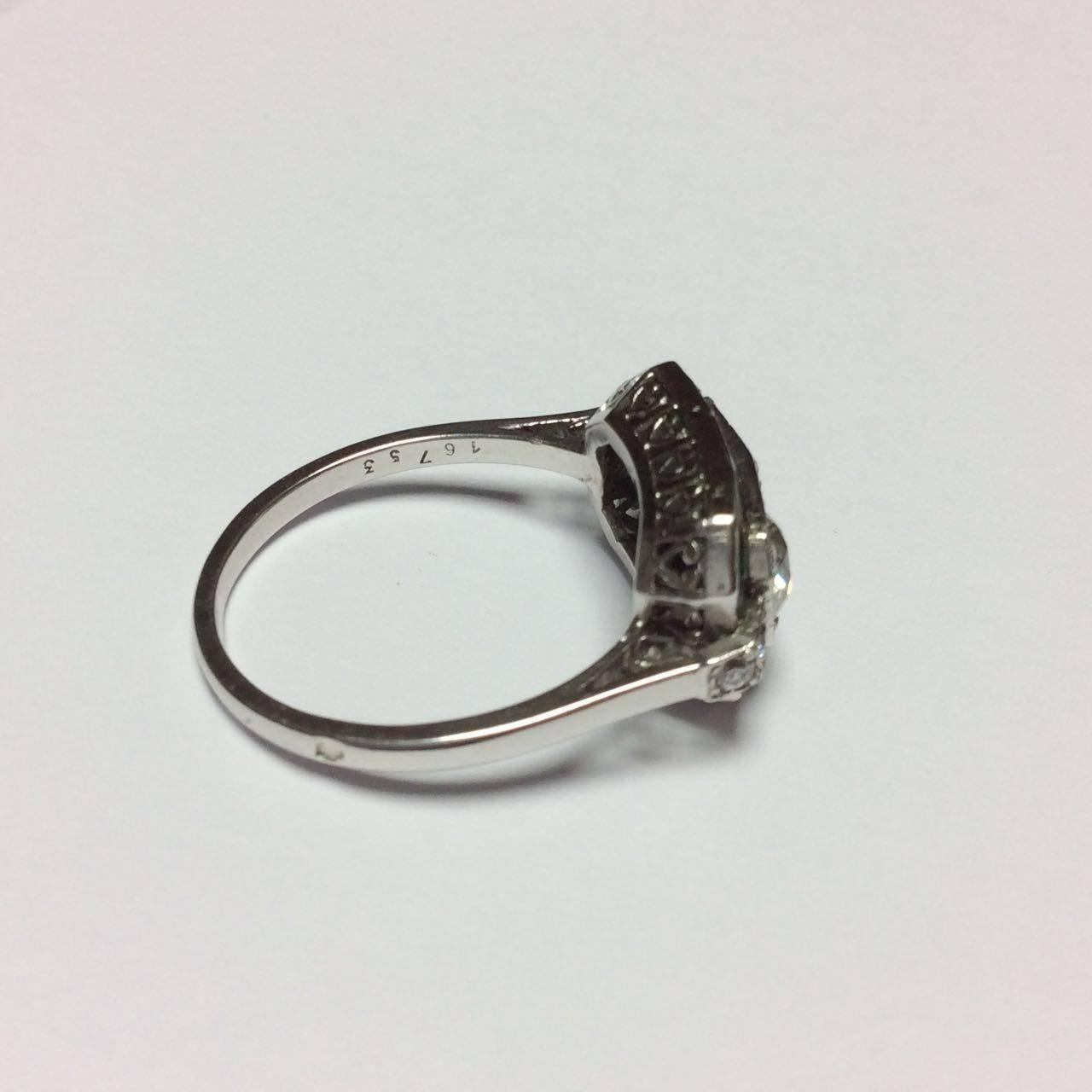 1910s Art Deco French Emerald Diamonds Platinum Ring For Sale 1