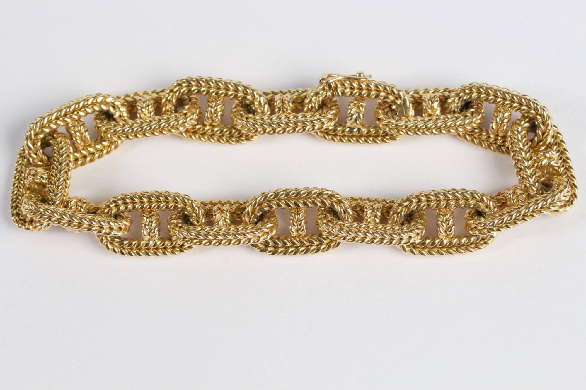 18k Yellow Gold chain link bracelet. Circa 1960.
Length 20 cm.

