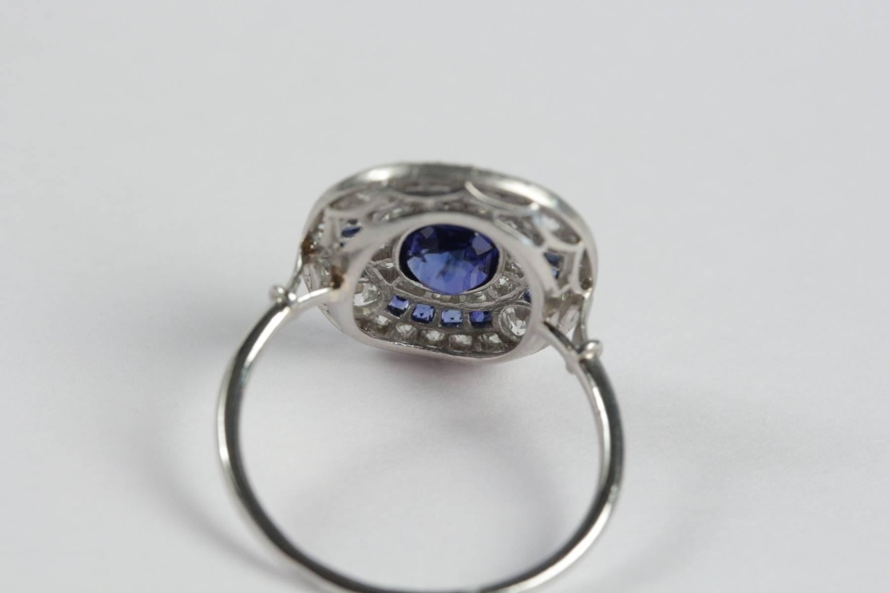 1910s French Belle Epoque Natural Sapphire Diamond Platinum Ring 2
