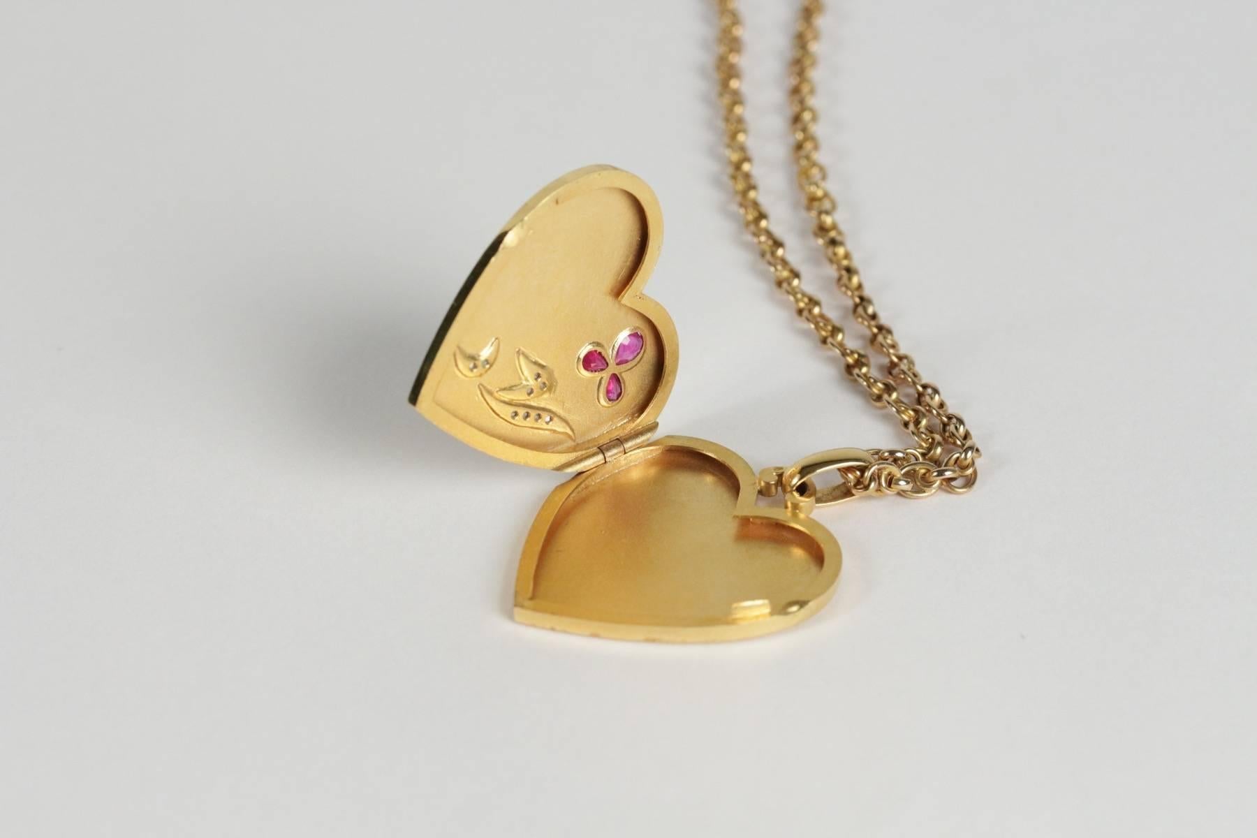 19th Century French Gold Ruby Diamond Heart Locket Pendant For Sale 1