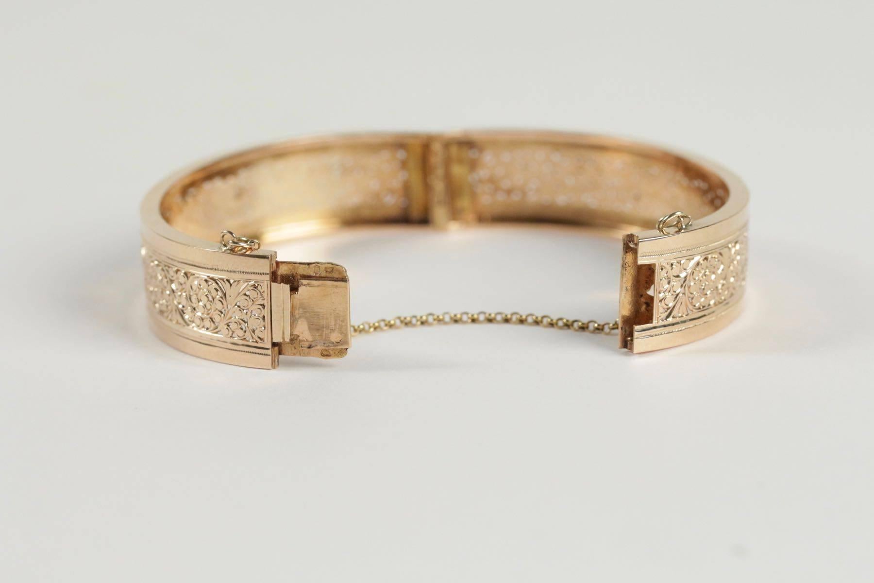 French 19th Century Gold Bangle Bracelet For Sale 2