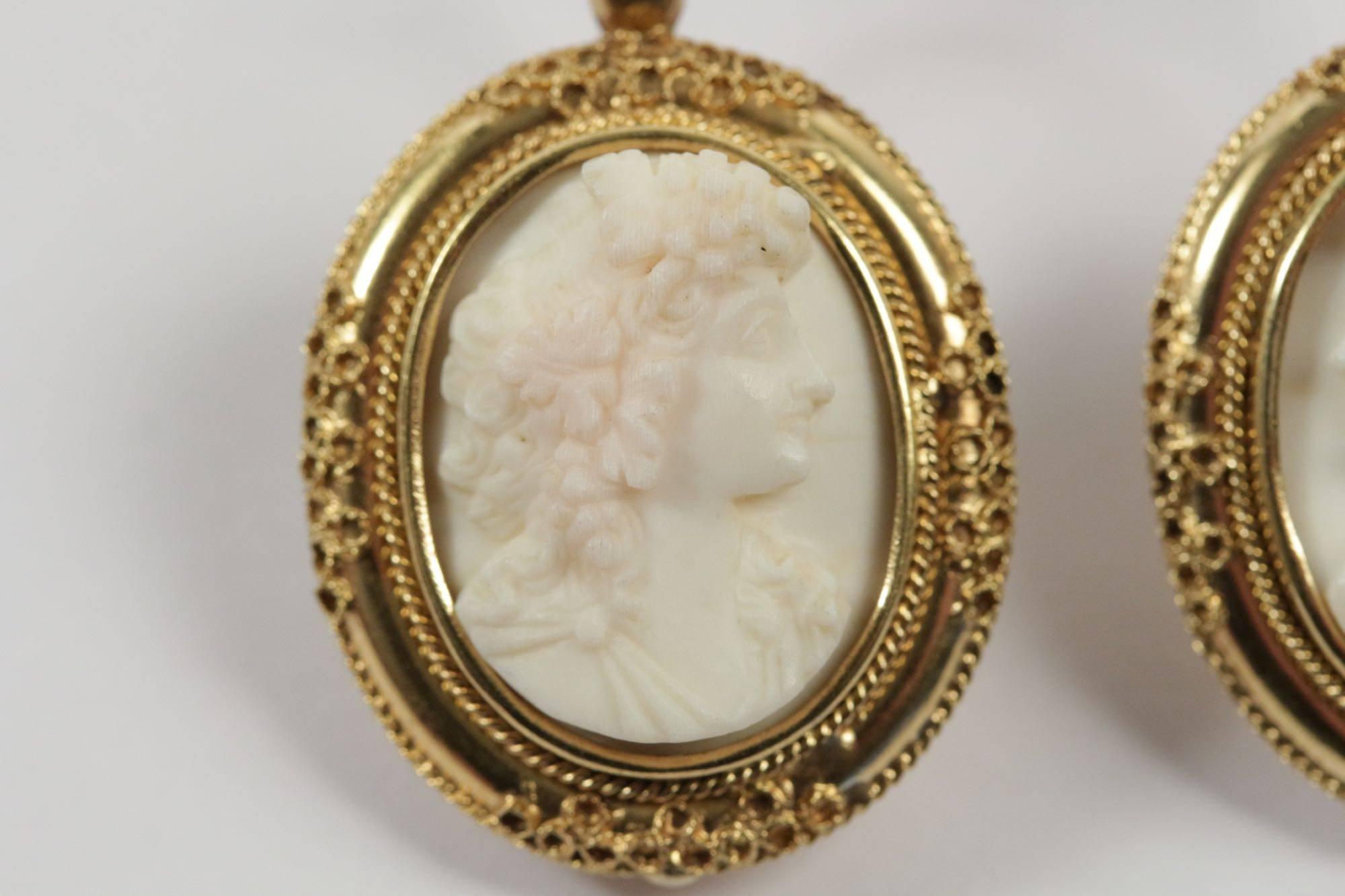 Antique Cameo Coral Gold Brooch And Earrings  For Sale 1