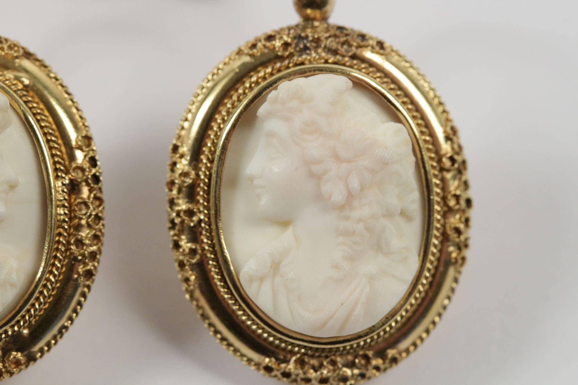 Antique Cameo Coral Gold Brooch And Earrings  For Sale 2