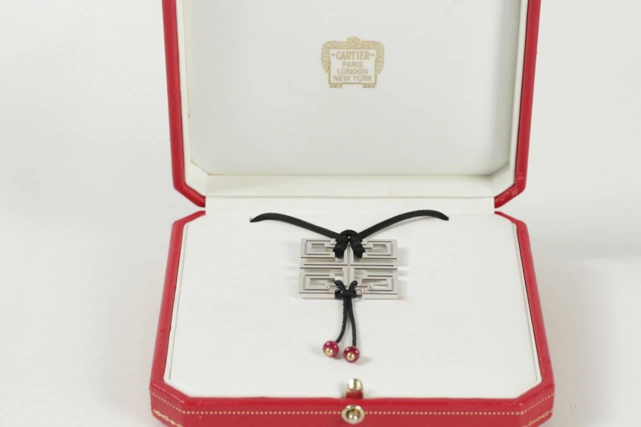 Cartier Le Baiser du Dragon Gold Pendant Necklace For Sale 3