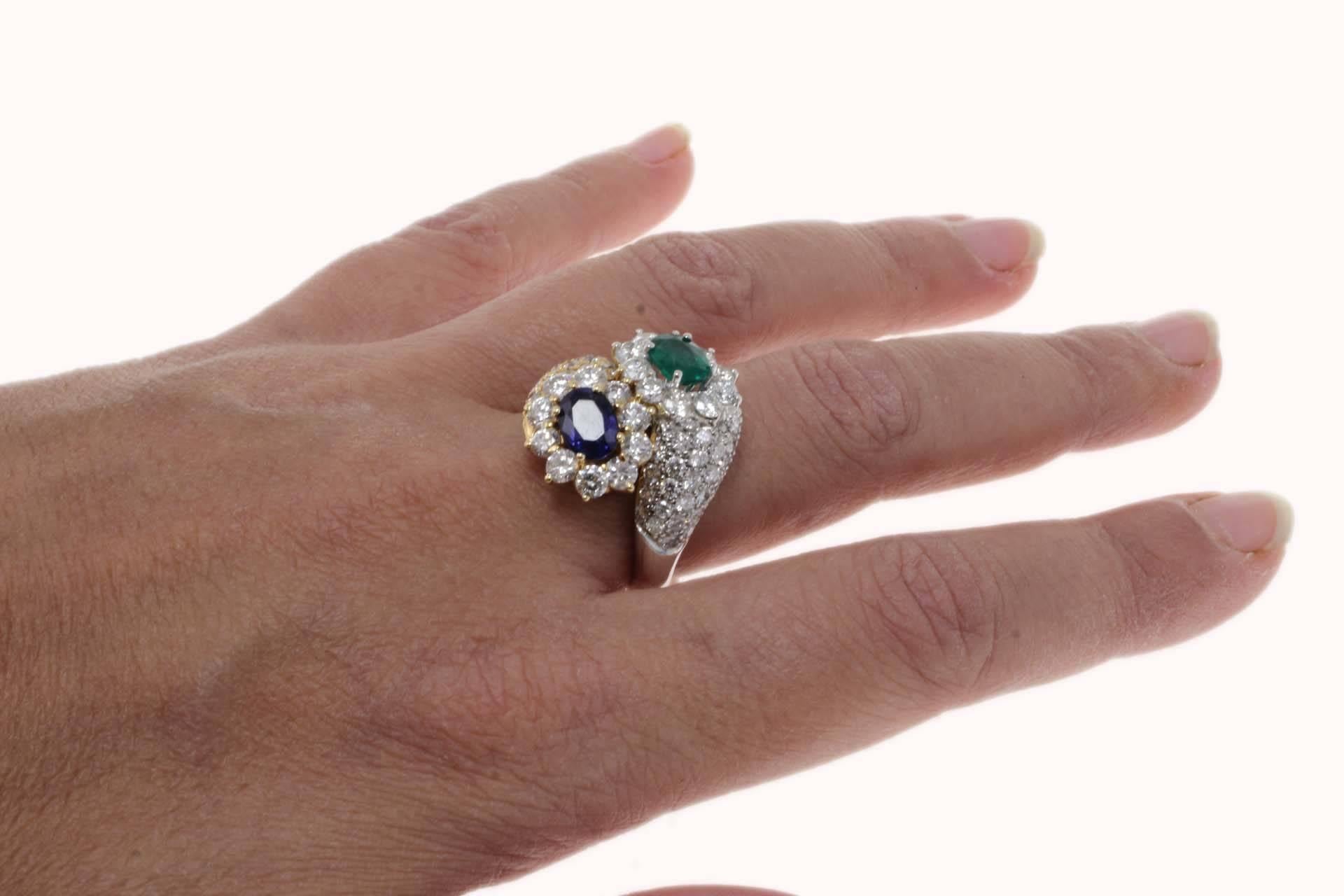 4.52 ct  Diamonds, 1.88 ct Blue Sapphire Emerald Yellow White Gold Fashion Ring In Good Condition In Marcianise, Marcianise (CE)