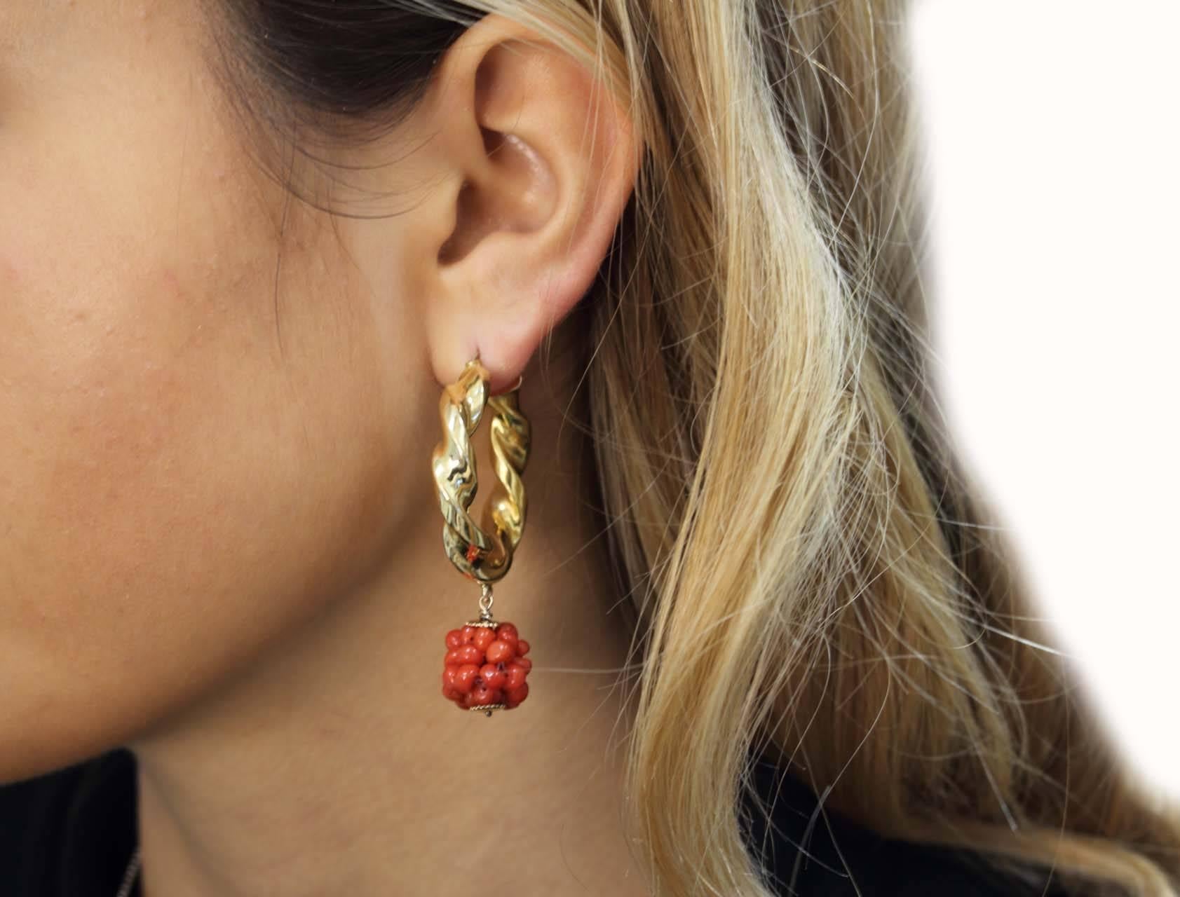 Mixed Cut Red Coral, 18K Yellow Gold Hoop Earrings
