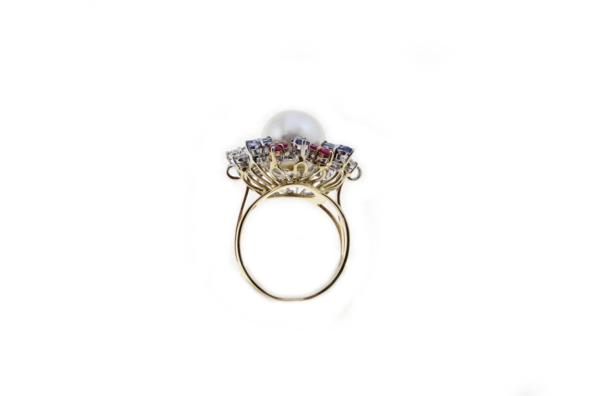 Ring aus Roségold mit Rubinen, Saphiren, Diamanten und australischen Perlen (Gemischter Schliff) im Angebot