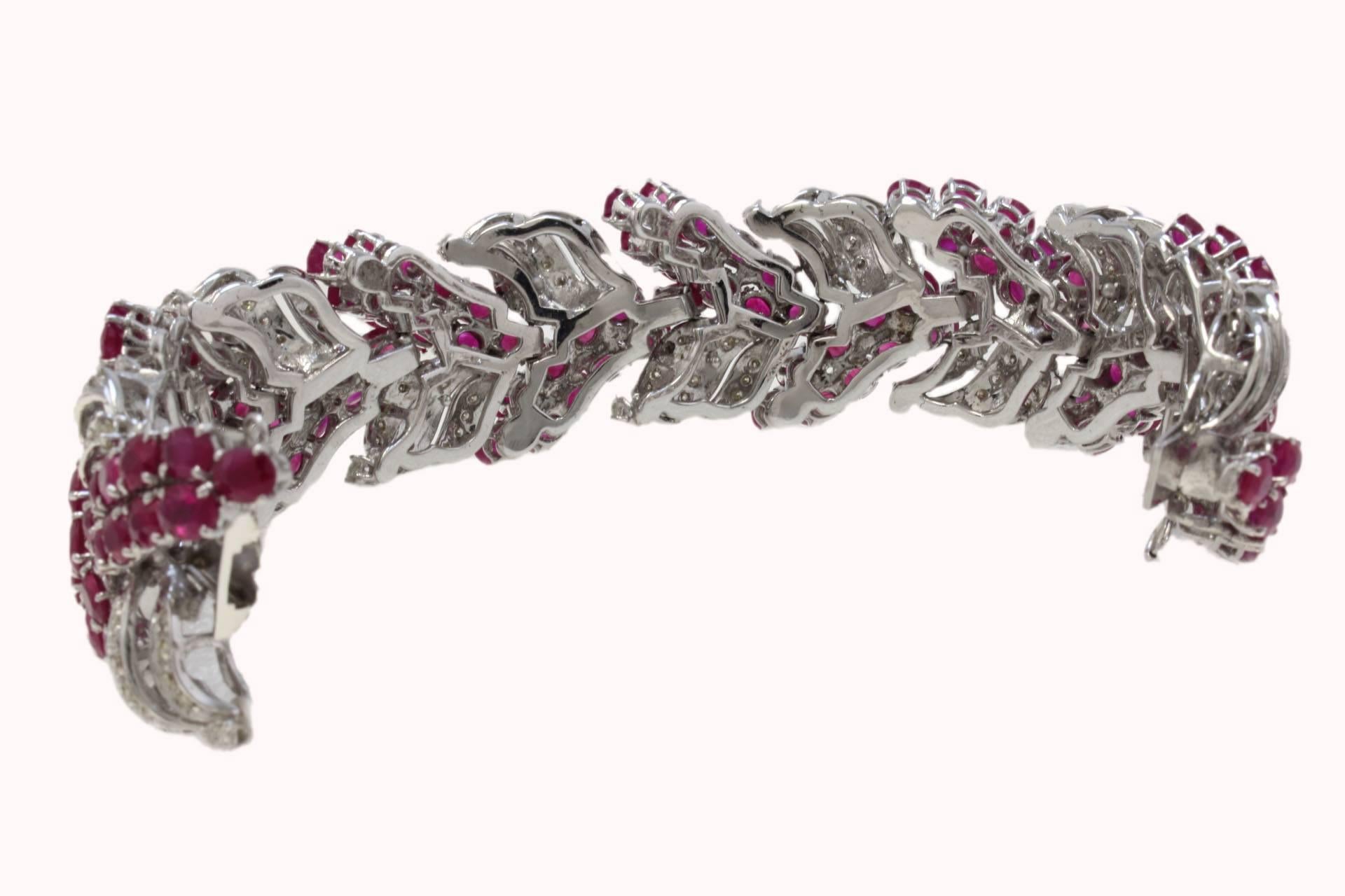 White Gold Rubies and Diamonds Bracelet In Good Condition In Marcianise, Marcianise (CE)