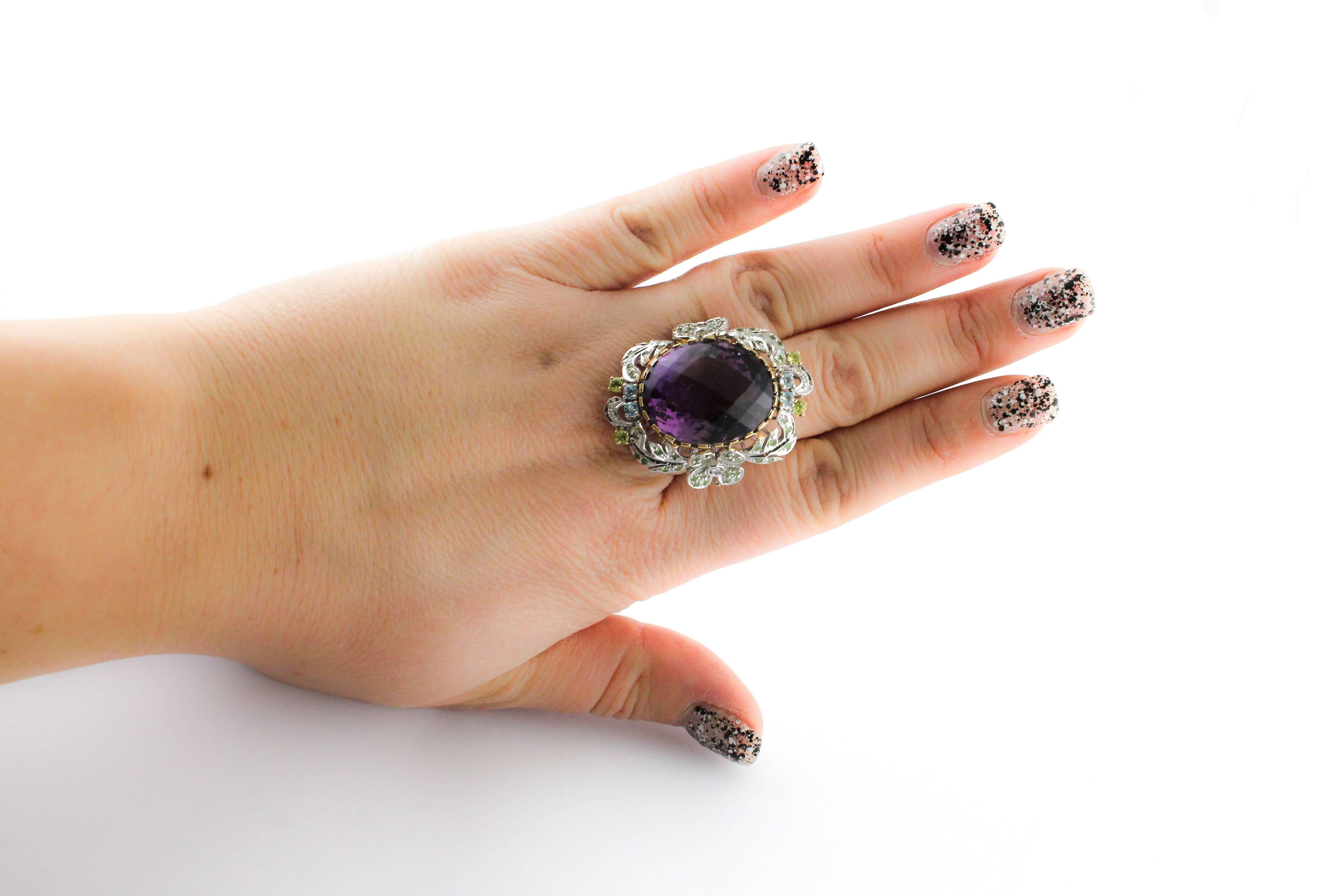Topaz Diamonds Amethyst Rose and White Gold Flower Ring  In Good Condition For Sale In Marcianise, Marcianise (CE)
