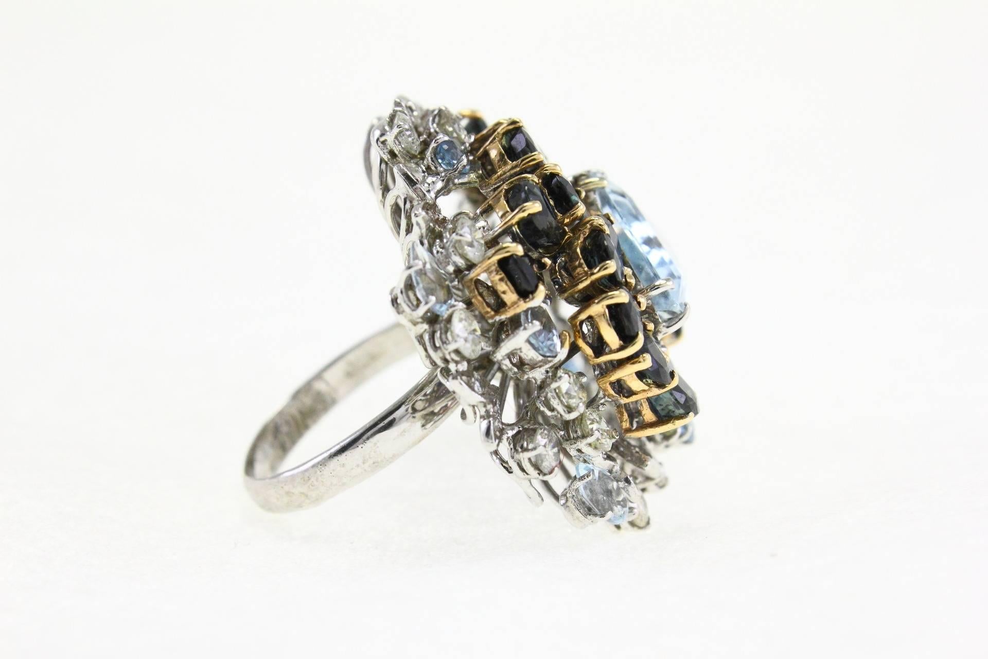 Rétro Anello in oro con diamante e acquamarina a due colori in vendita