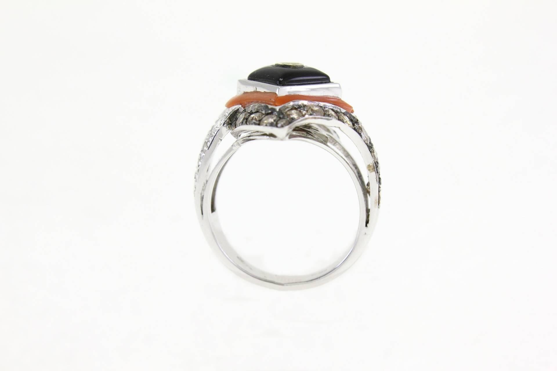  Onyx Coral Fancy Brown Gold Ring In Good Condition In Marcianise, Marcianise (CE)