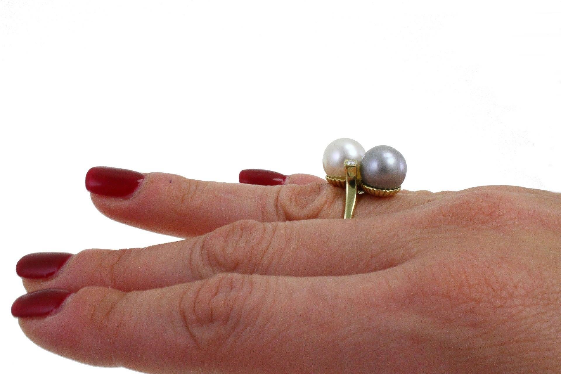 White and Gray Australian Pearl Diamond Gold Ring In Good Condition For Sale In Marcianise, Marcianise (CE)