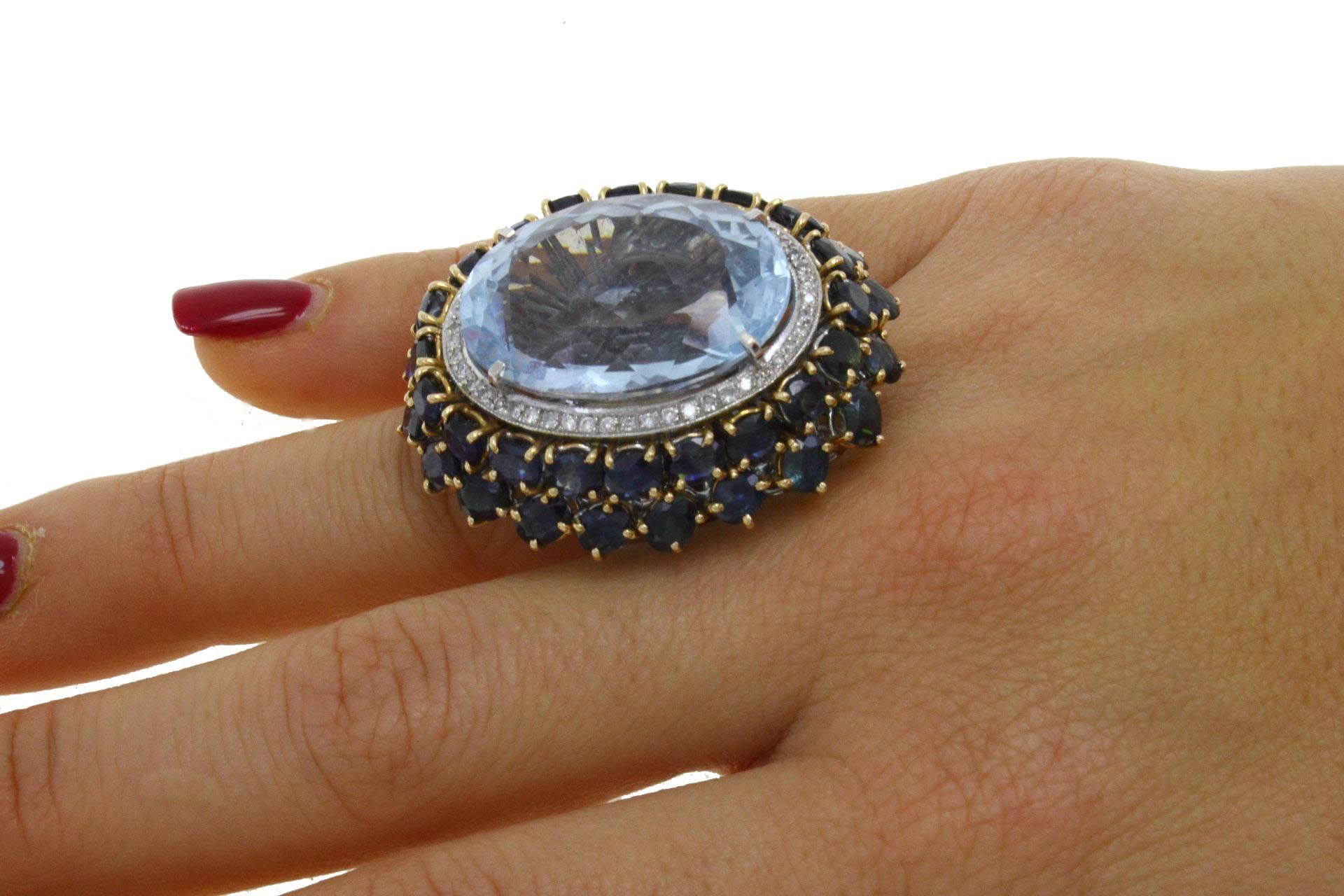 ct 45, 50 Blue Topaz Diamond and ct 12, 88 Sapphire Gold Ring In Good Condition For Sale In Marcianise, Marcianise (CE)