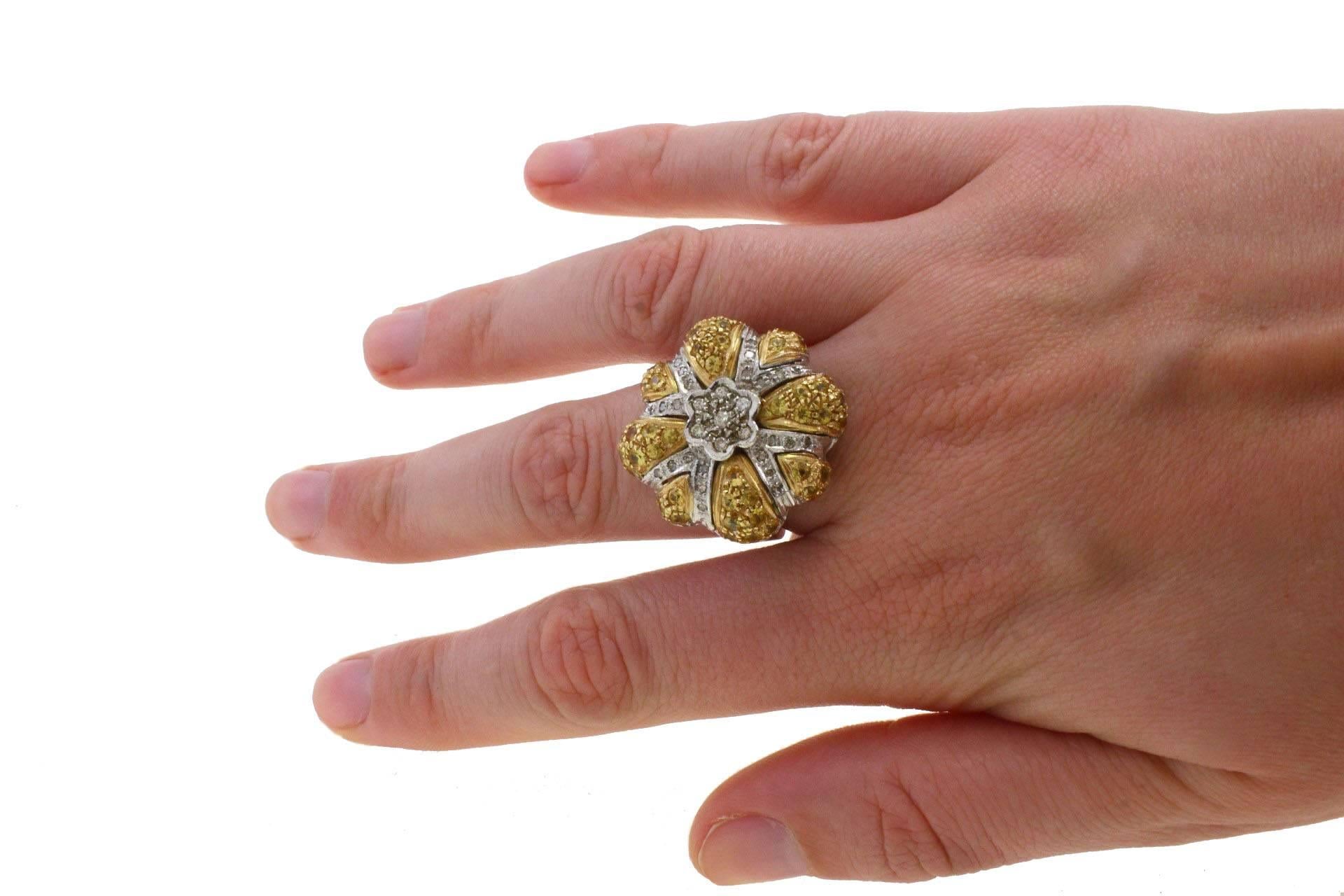 Women's Luise Diamond Sapphires Gold Daisy Ring