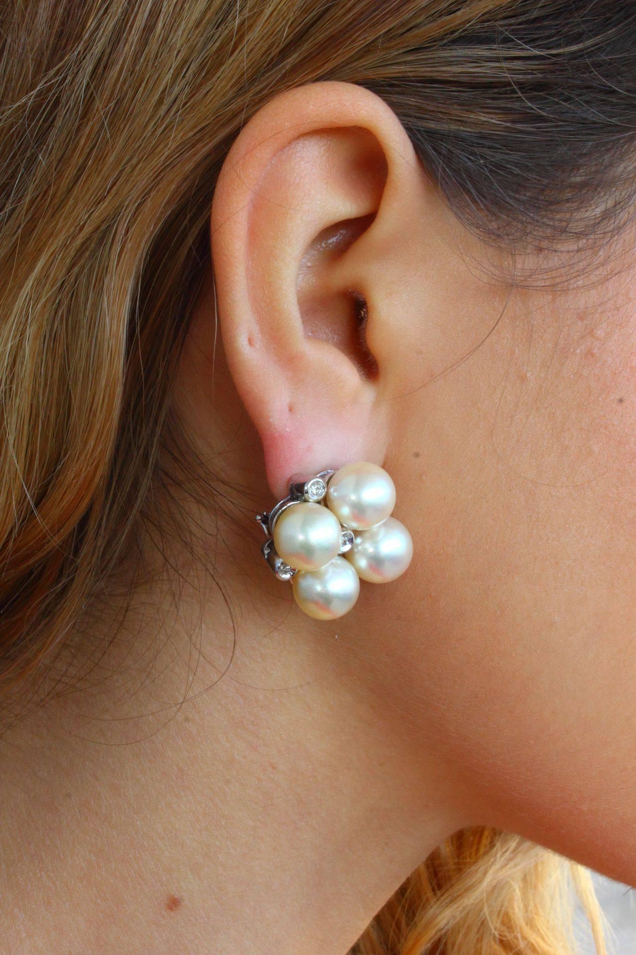 Women's 10.12 g White Pearls, 0.18 ct Diamonds White Gold Earrings