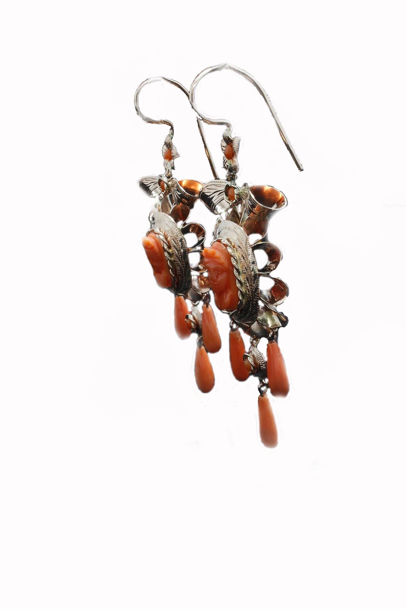 Retro Luise Cameo Coral Earring