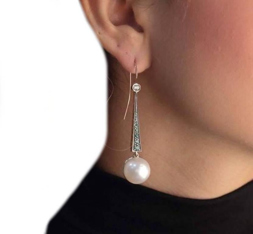 Pendants d'oreilles en argent et or avec grandes perles, émeraudes et diamants Bon état - En vente à Marcianise, Marcianise (CE)