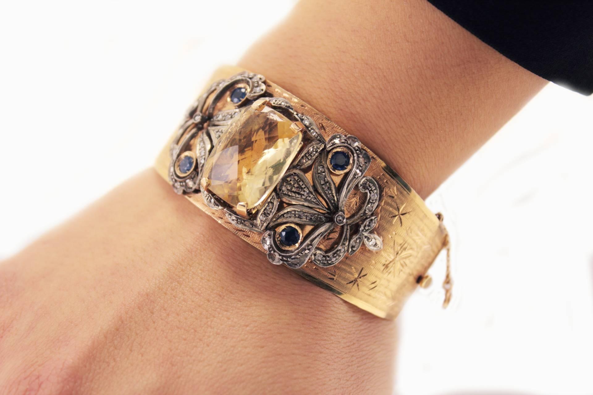 Topaz Sapphire Diamond Gold and Silver Cuff Bracelet In Good Condition For Sale In Marcianise, Marcianise (CE)