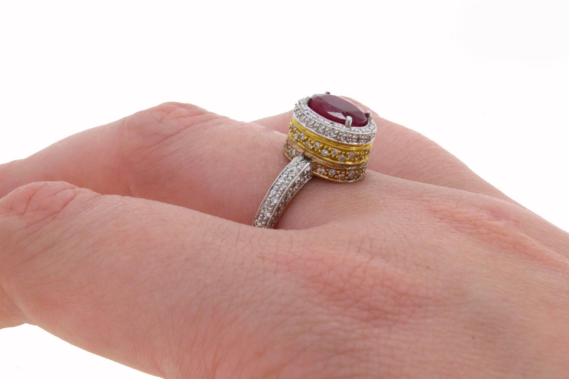 Luise Ruby Diamond Three Gold Ring In Good Condition In Marcianise, Marcianise (CE)