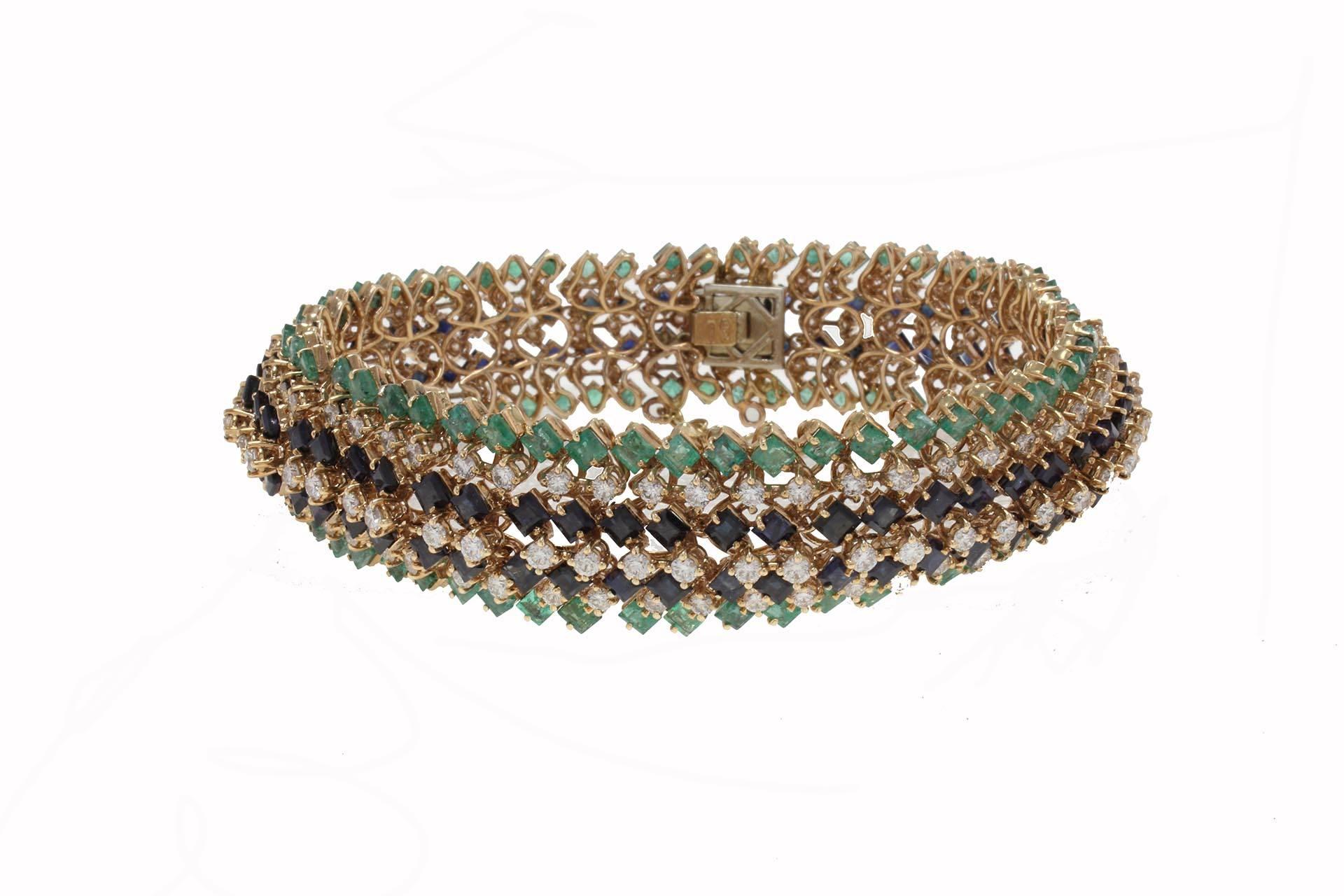 Pulsera de colores en oro rosa de 14 quilates recubierta de esmeraldas, zafiros azules y diamantes brillantes
esmeraldas y zafiros azules(26,24Kt) 
diamantes(5,52Kt)
peso total 41.3gr
Rf.grghh 
RF ATT +UGIEF (K.FINO HE)

Para cualquier consulta,