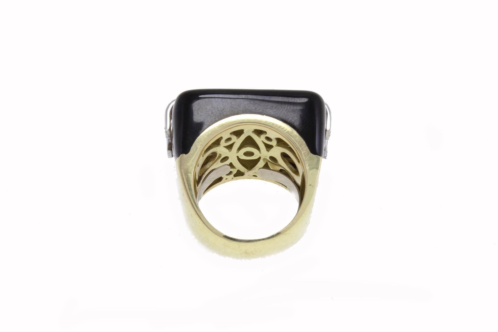 Round Cut Diamonds Enamel Yellow Gold and Platinum Ring For Sale