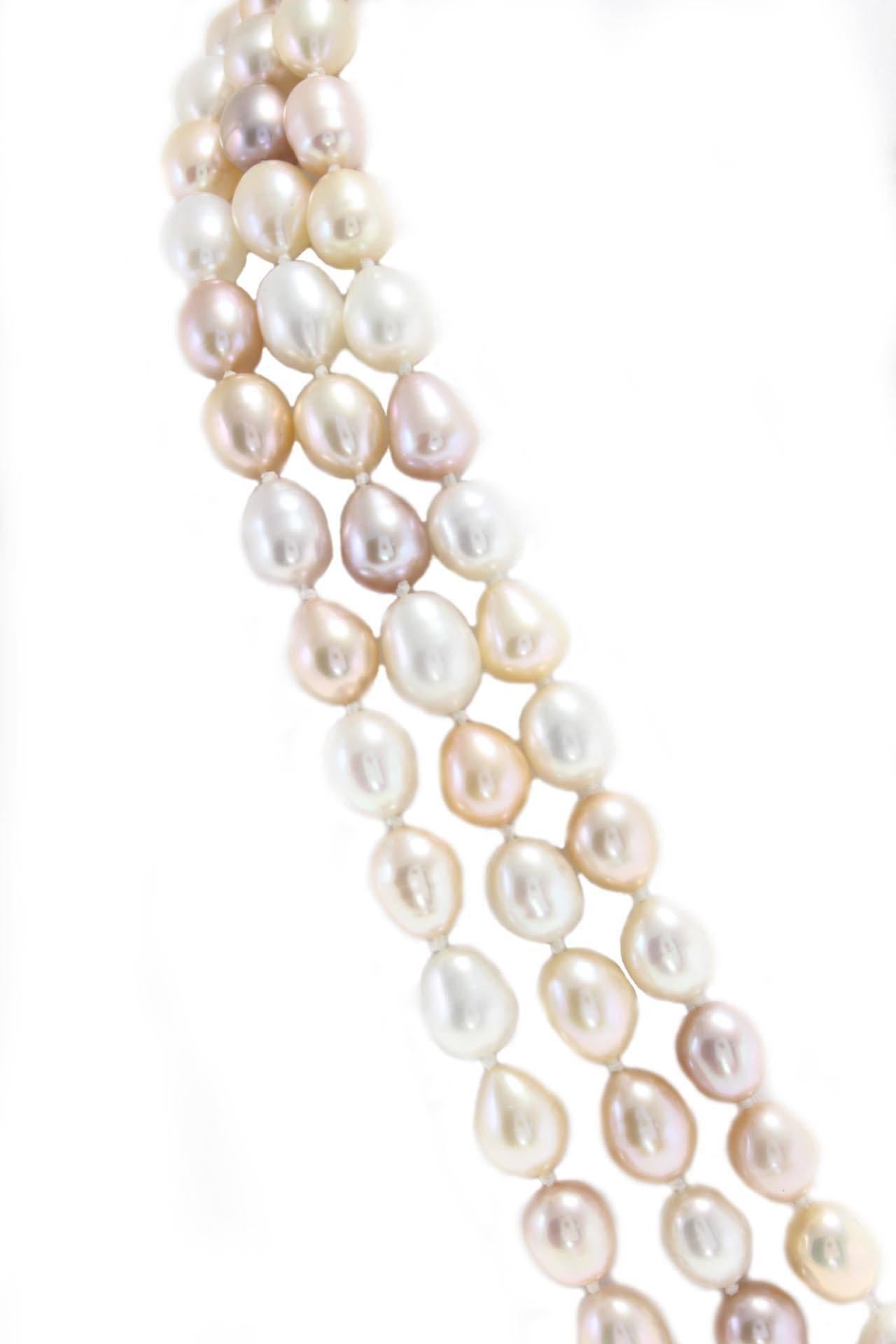 Pearl Necklace with Gold and Silver Clasp In Good Condition In Marcianise, Marcianise (CE)