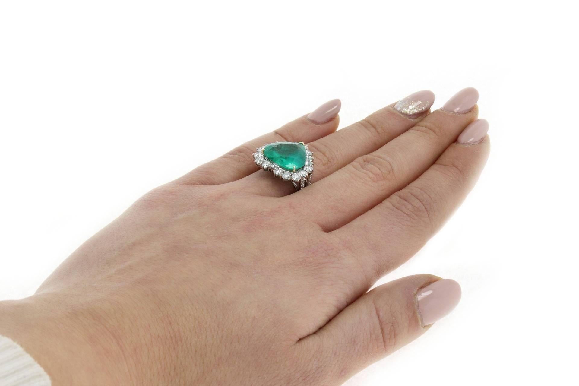  Diamonds Emerald Heart Fashion Ring In Excellent Condition In Marcianise, Marcianise (CE)