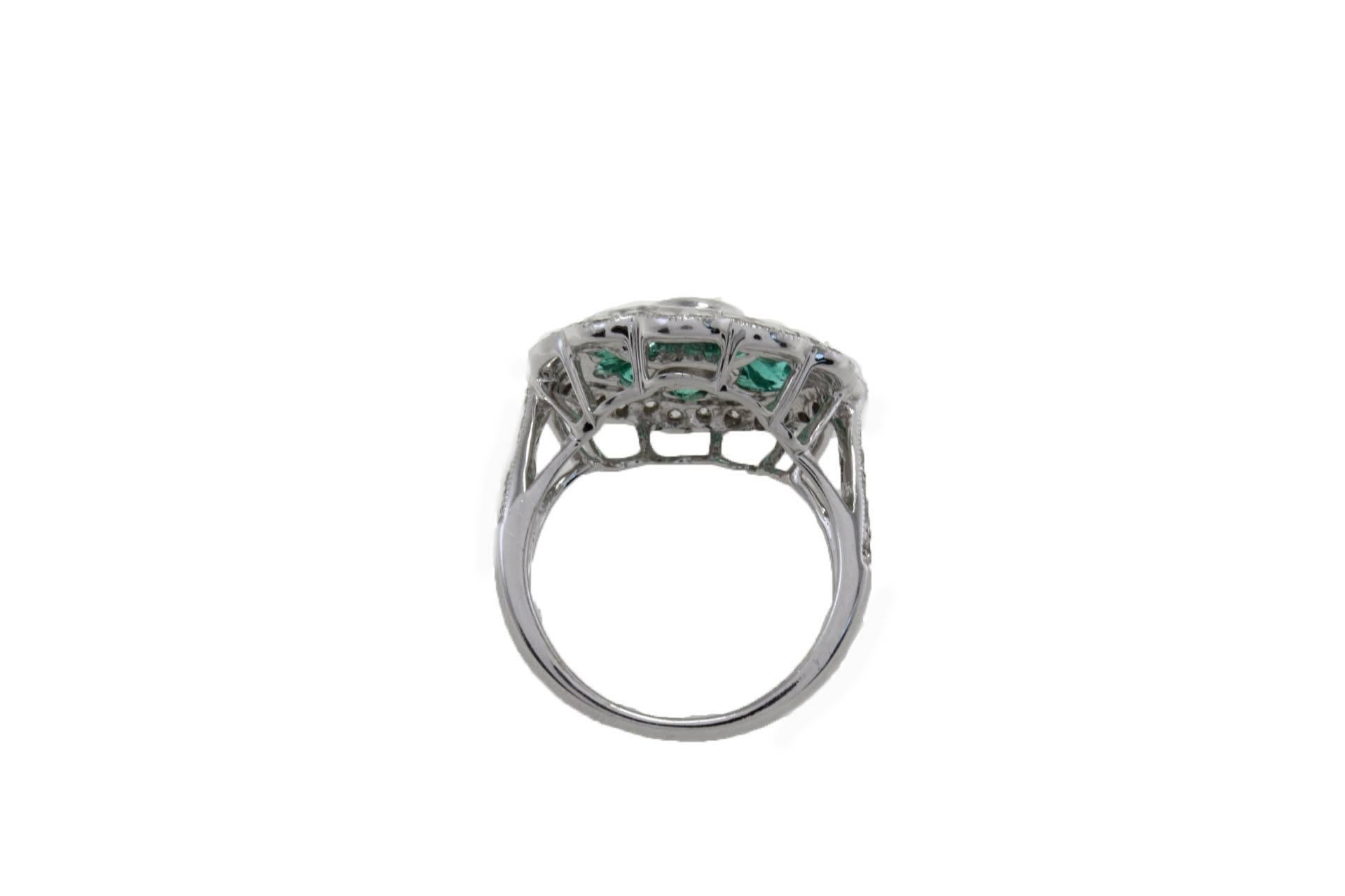 Retro Daisy Emerald Diamond Gold Ring