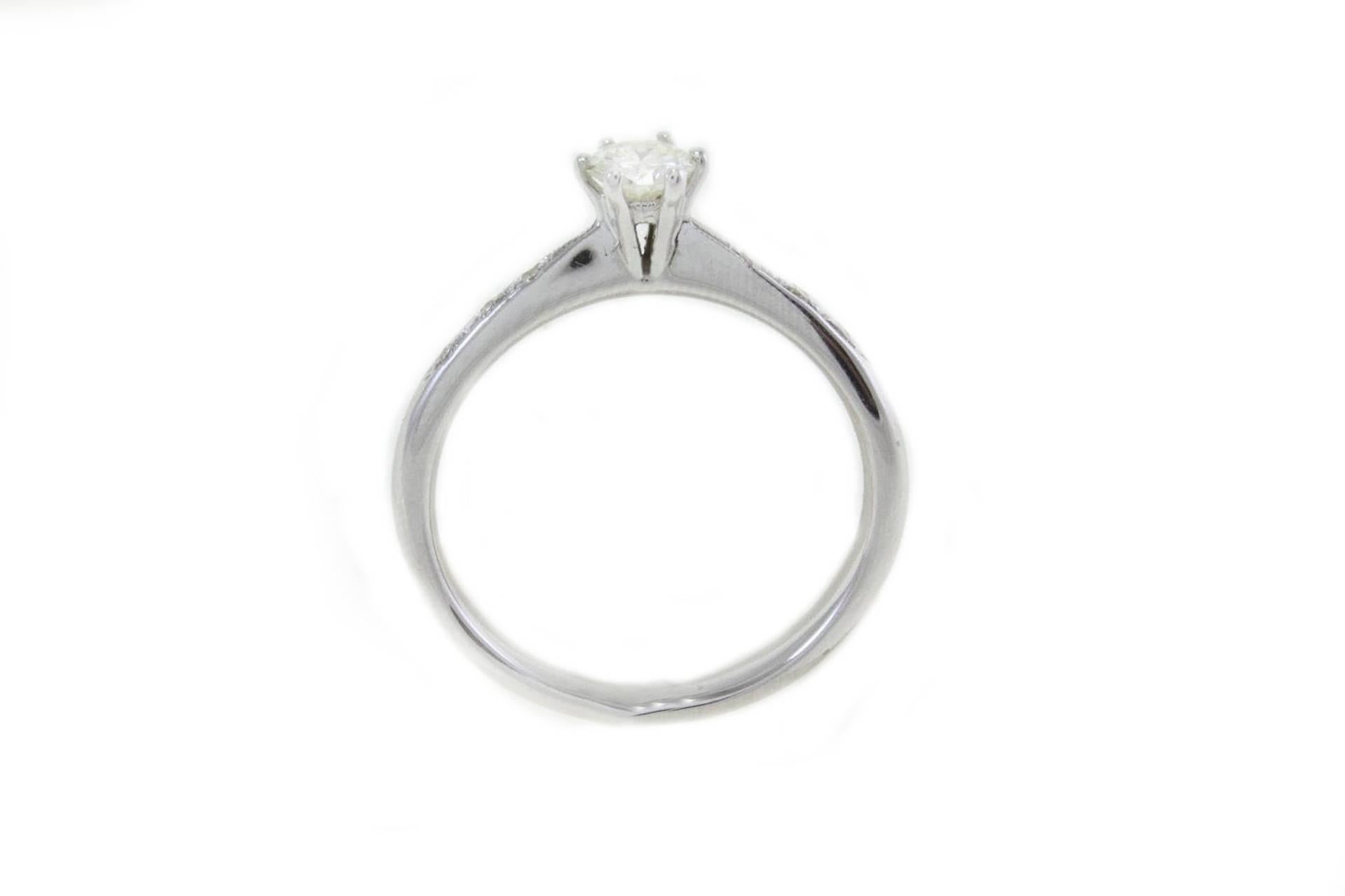 Modern Luise Diamonds Solitaire Ring 
