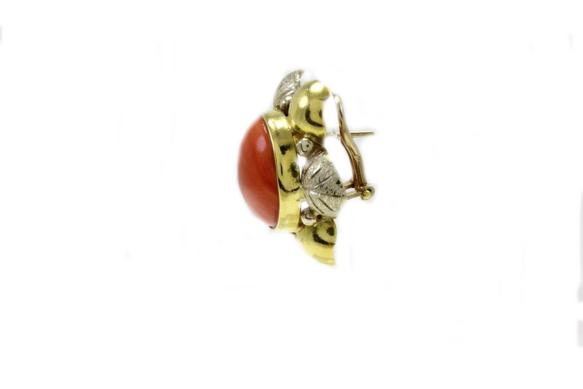 Retro Red Coral Buttons, 18K Yellow Gold Flower Shape Earrings.