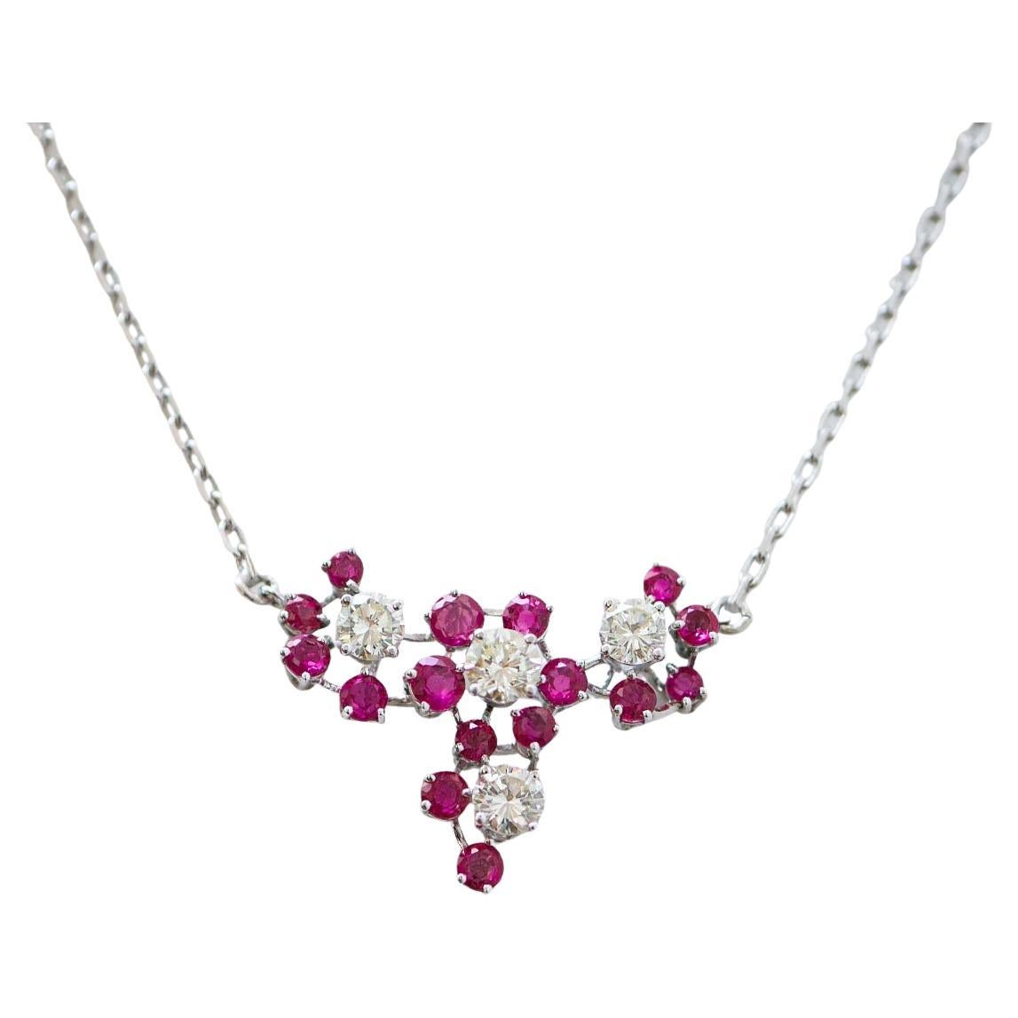 Collier pendentif en or blanc 18 carats, diamants, rubis en vente