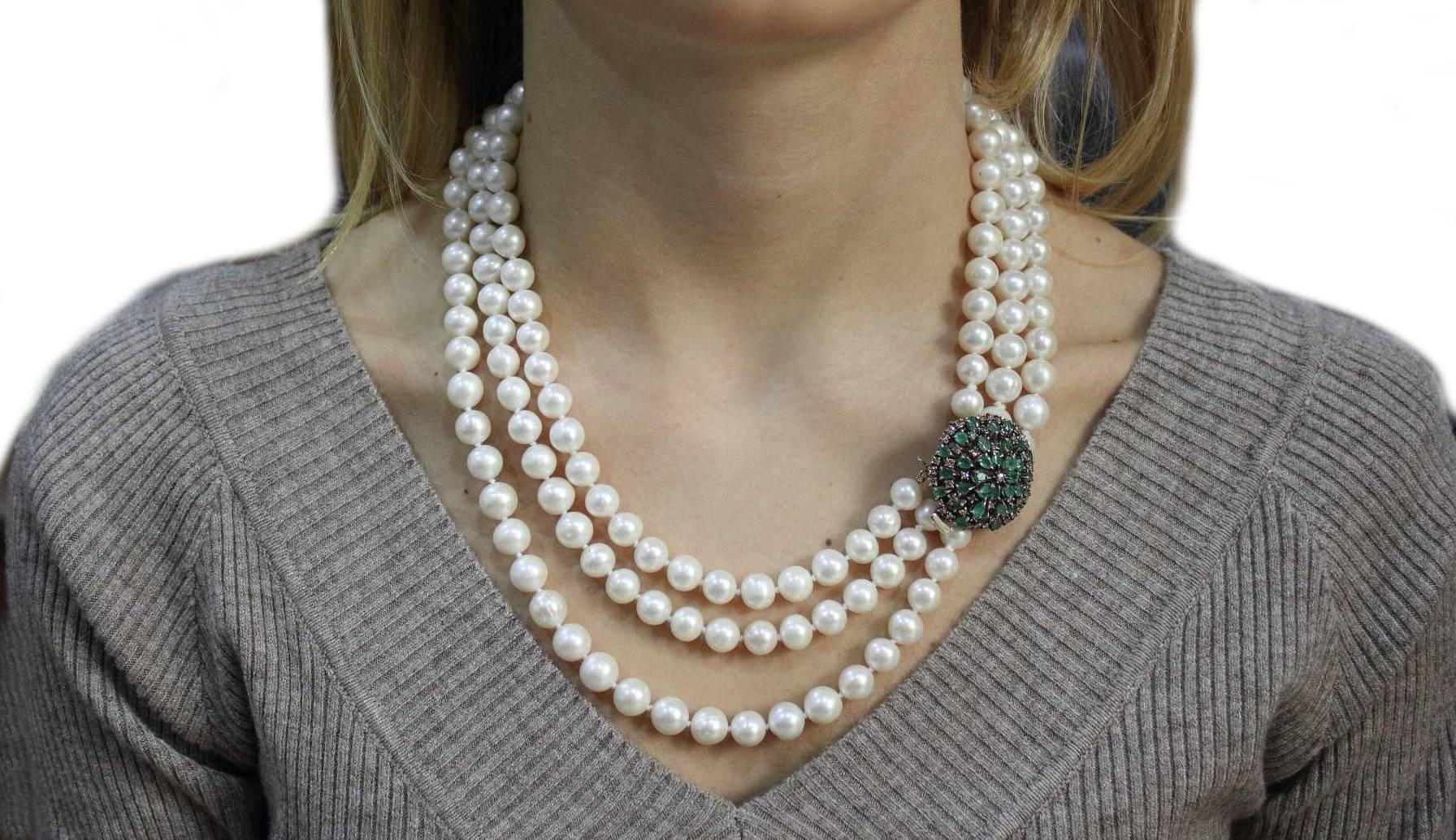 Women's ct 1, 14 Diamonds & ct 5, 76 Emeralds sea Pearls Multi-Strand Gold Necklace