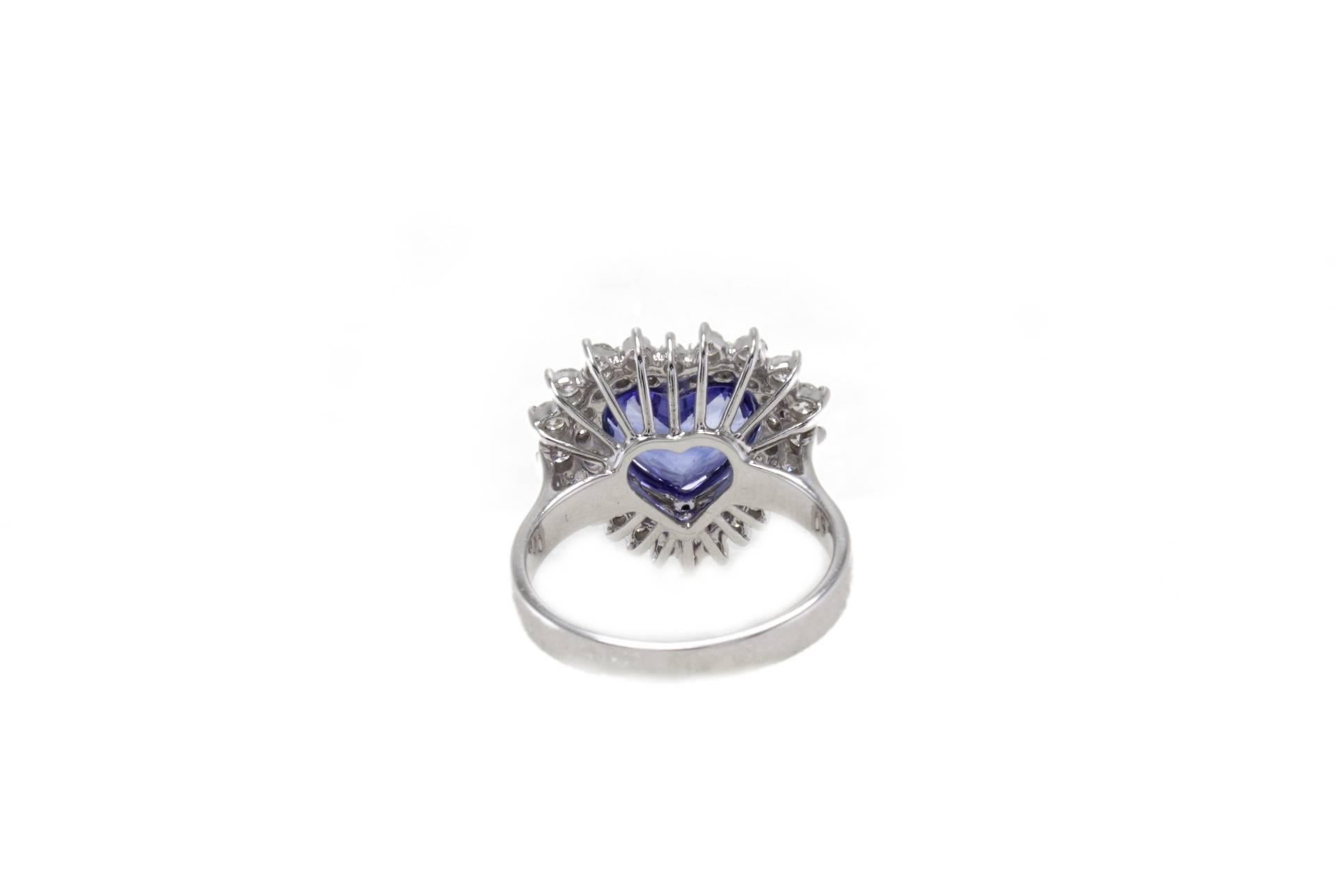 Retro Diamonds  Blue Sapphire Fashion Gold Ring