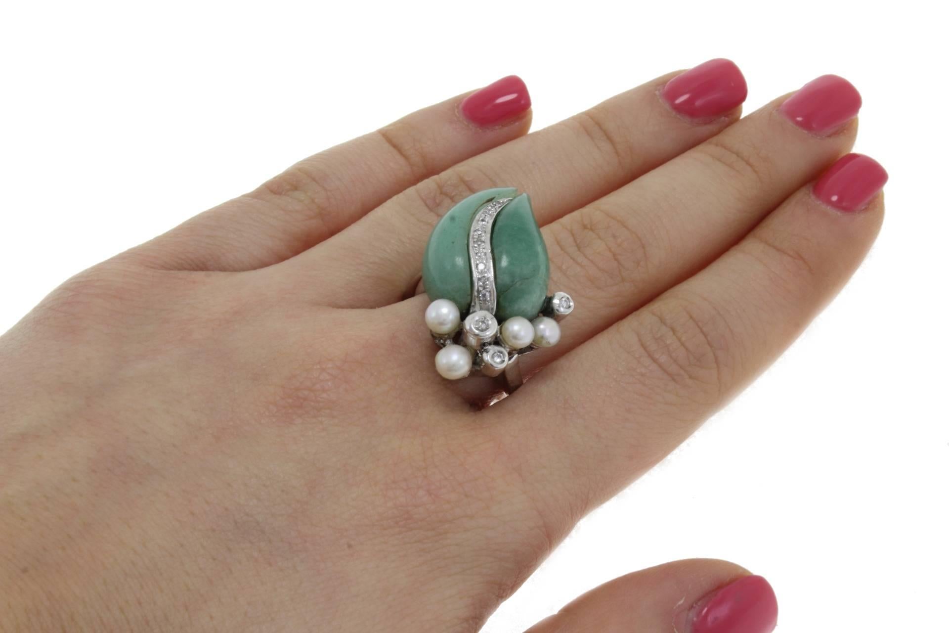 Diamanten Jade Perlen Gold Ring (Brillantschliff) im Angebot