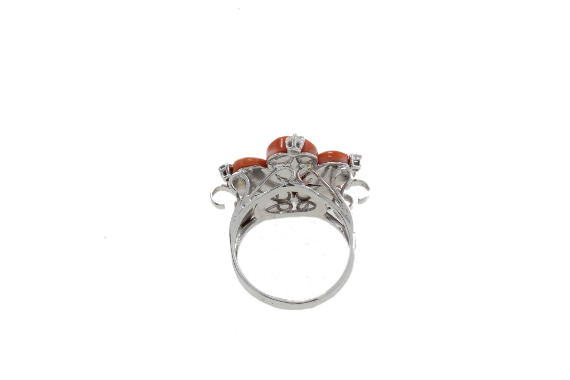 Retro Diamonds Emeralds Coral Fashion Gold Ring