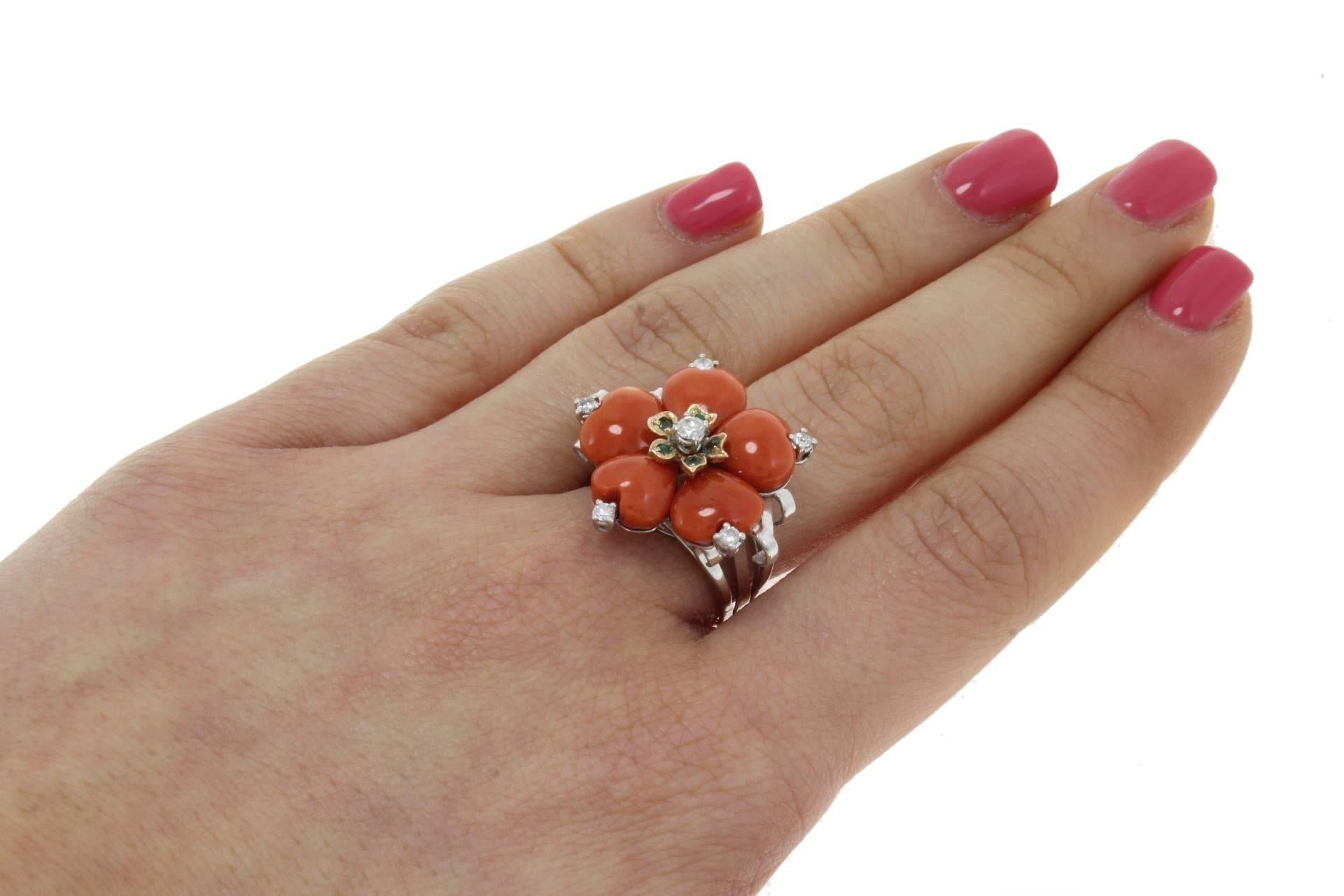 Mixed Cut Diamonds Emeralds Coral Fashion Gold Ring