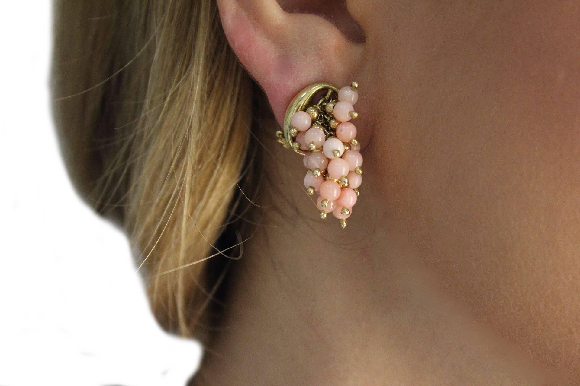 Women's Pink Coral Little Spheres, 18K Yellow Gold  Retrò Earrings For Sale
