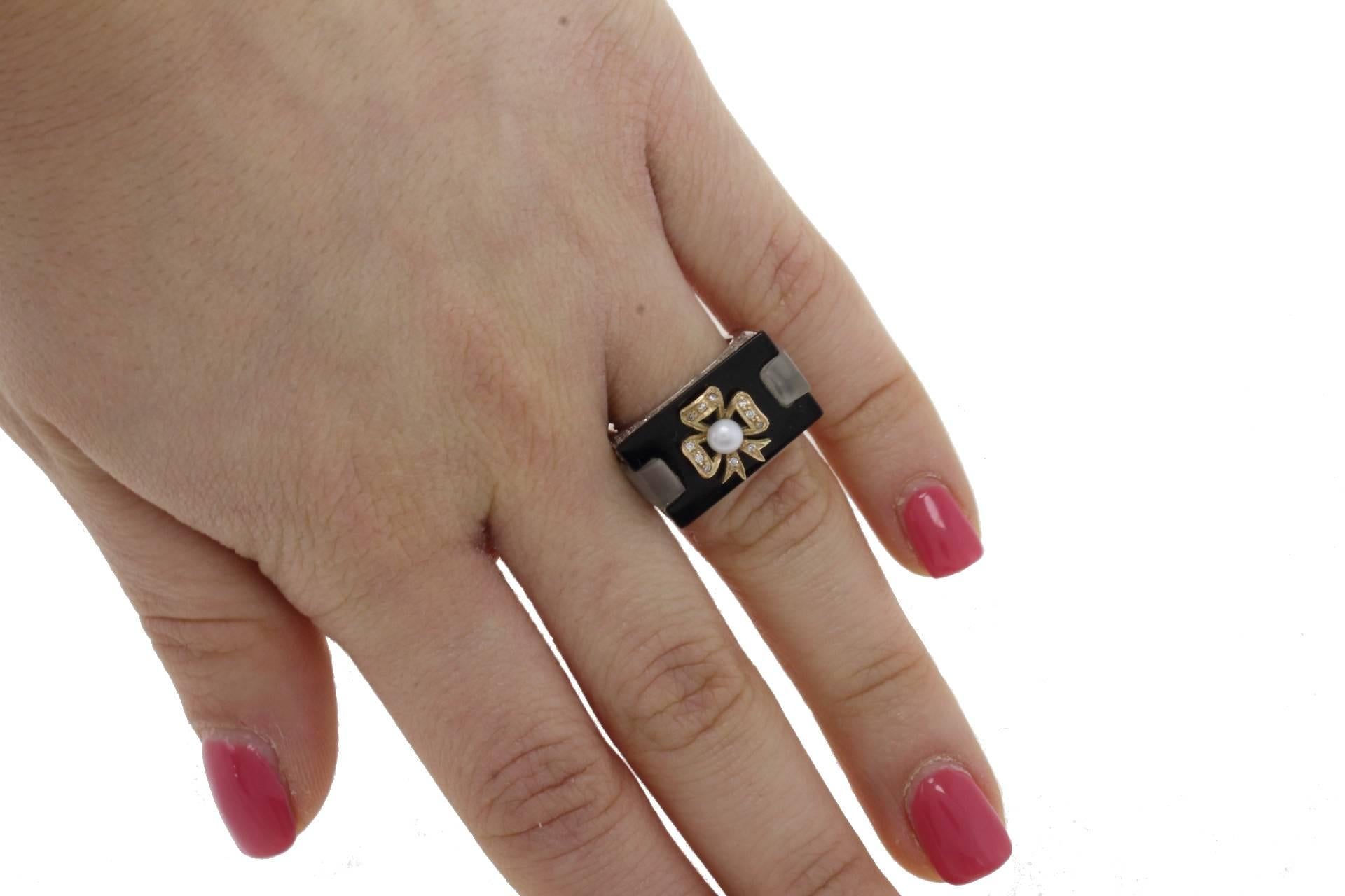 Women's  ct. 1, 30 Diamonds Onyx Pearl Fashion Gold Ring For Sale