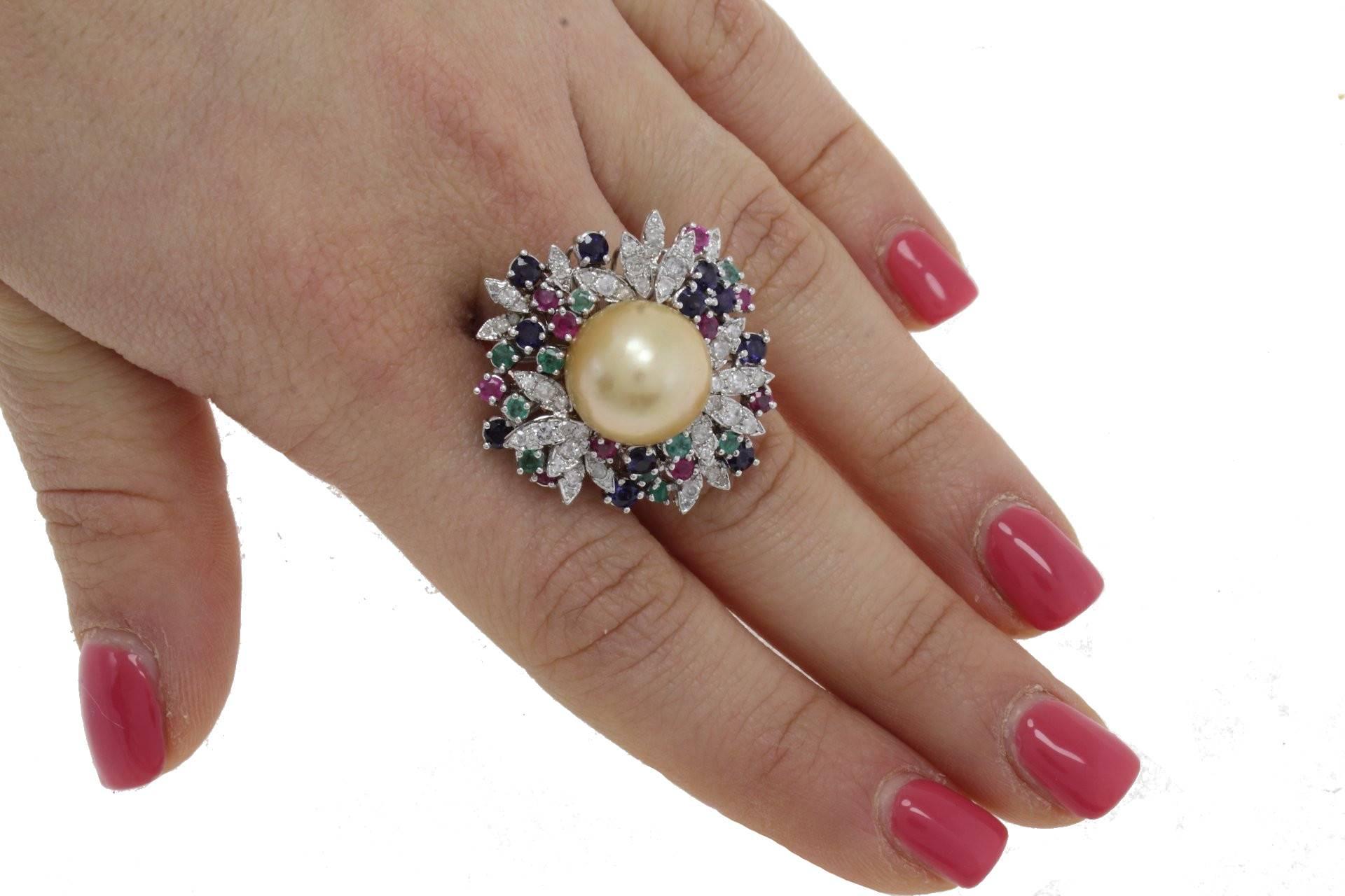  Diamonds Emeralds Rubies Blue Sapphires Yellow Pearl Yellow Gold Cluster Ring In Good Condition In Marcianise, Marcianise (CE)